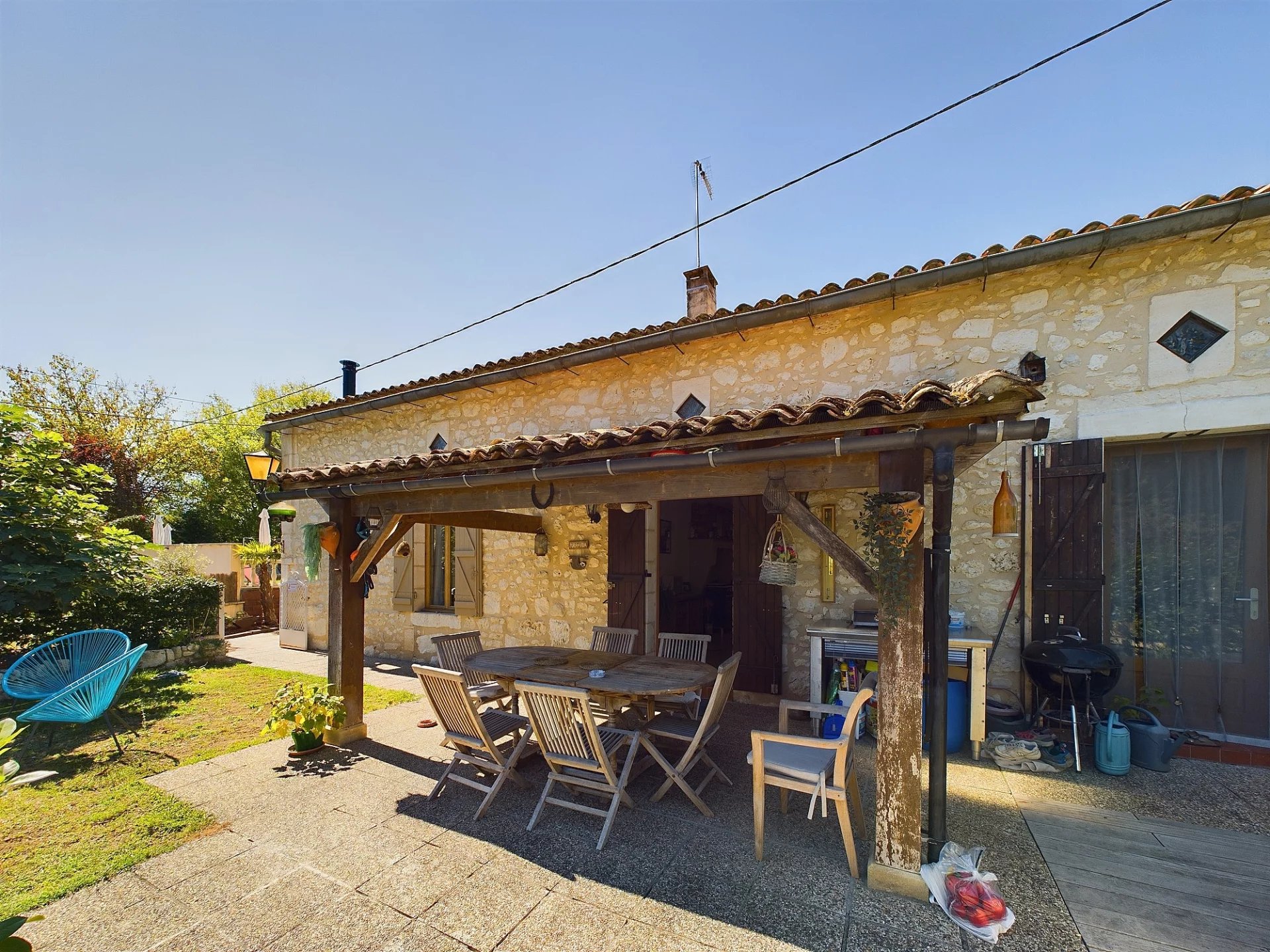 2-bed main house with 5 gites and pool, Aquitaine – France – BVI77143