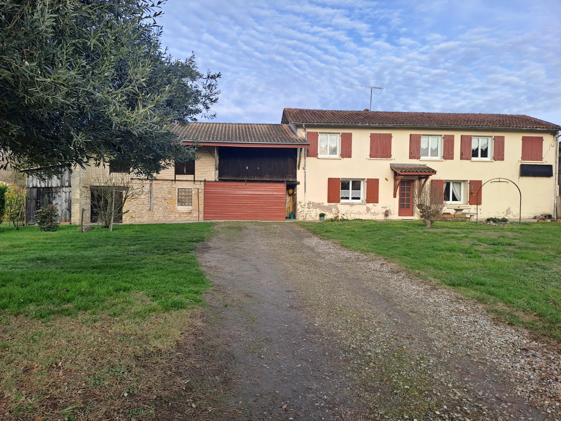 Pretty farmhouse on the outskirts of Marmande, Aquitaine – France – BVI78624