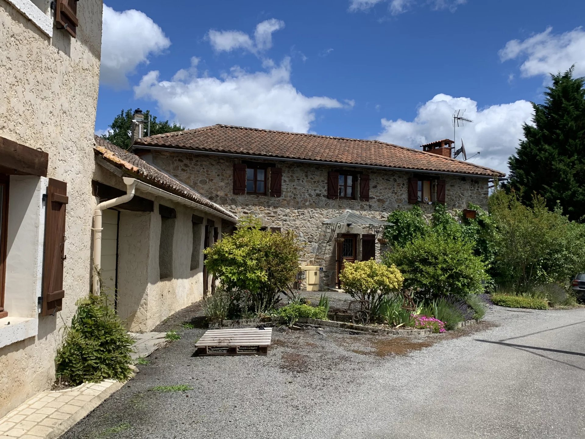 2 Superb Character Properties, Pool and Stunning Gardens, Poitou-Charentes – France – BVI65499