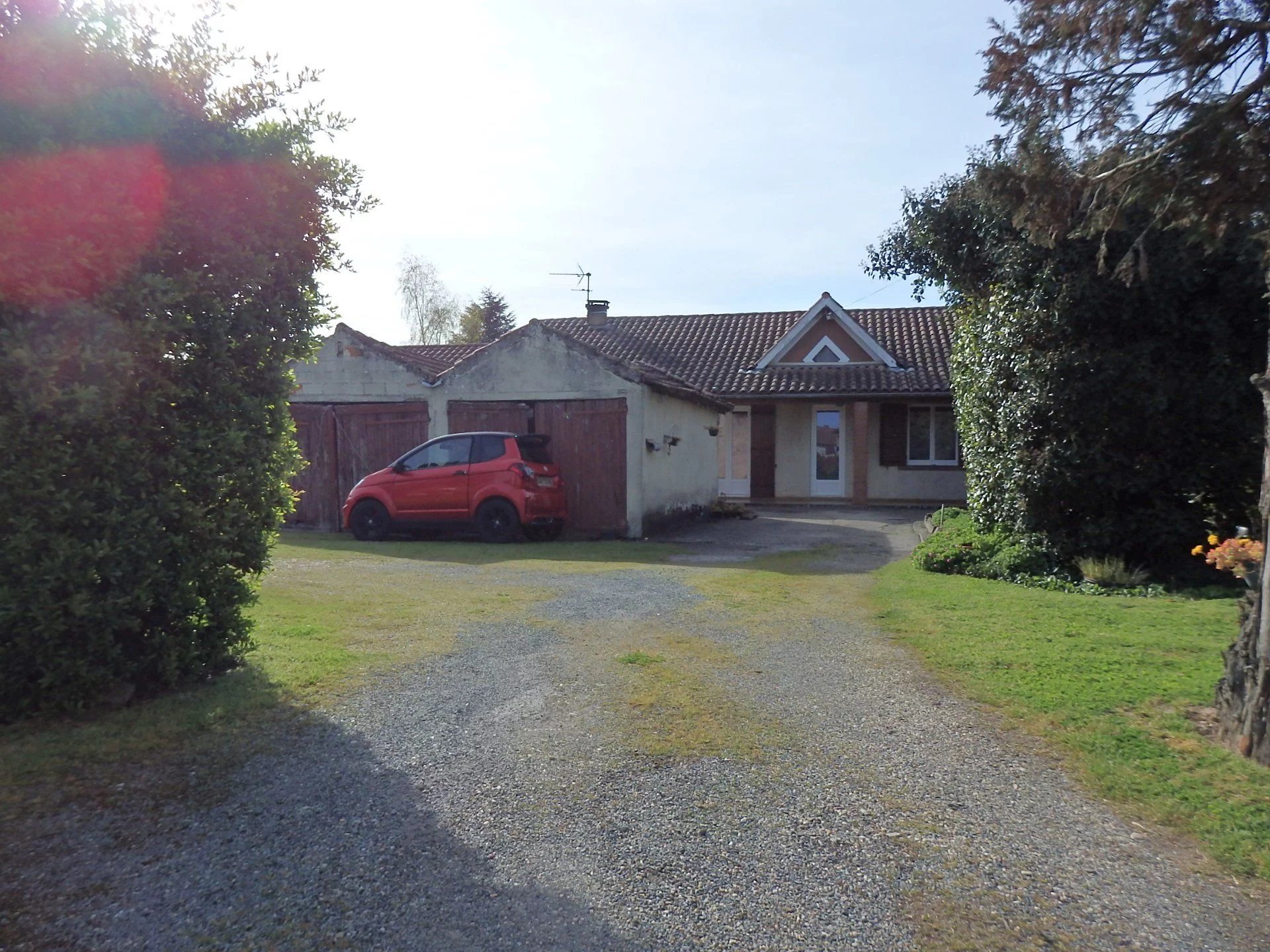 Lovely 2 bed bungalow with a garden of 3936m² in Marmande, Aquitaine – France – BVI69526