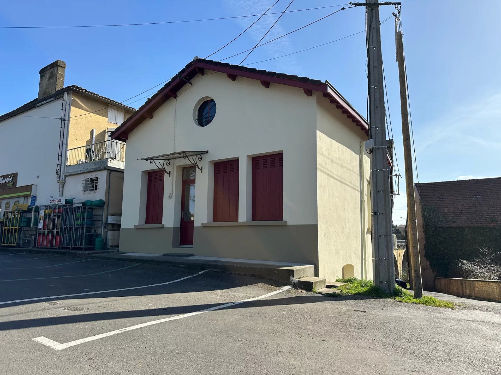 Modern town house in Port-de-Couze, Aquitaine – France – BVI79614