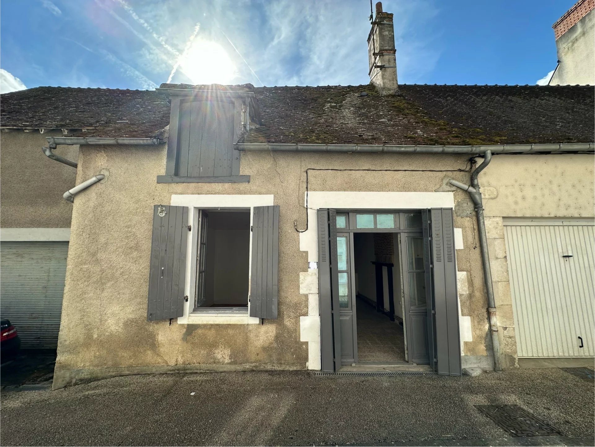 Property to finish renovating in La Trimouille, Poitou-Charentes – France – BVI77063