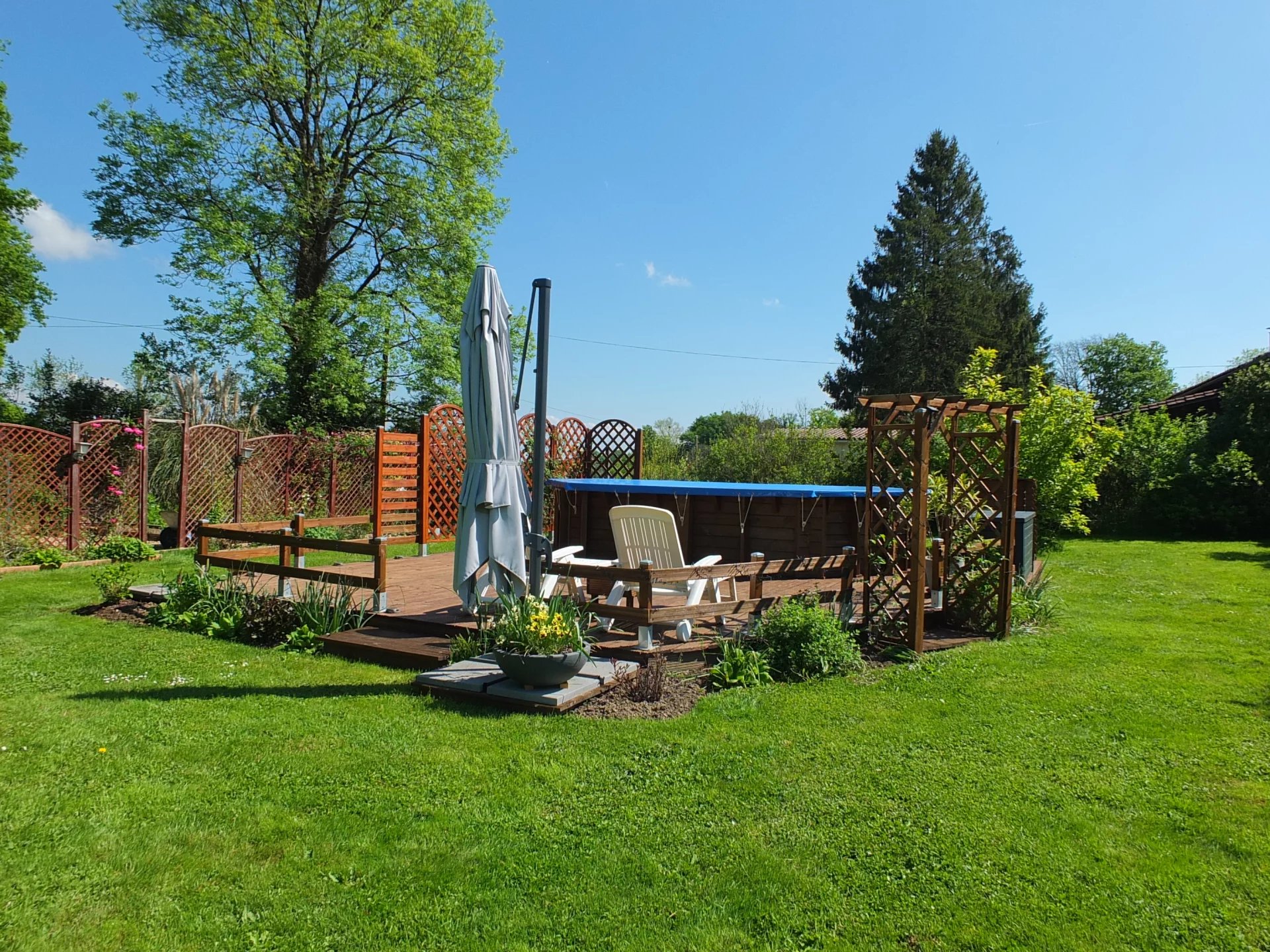 Charming Country Retreat with Space, Style & Sunshine, Poitou-Charentes – France – BVI80733