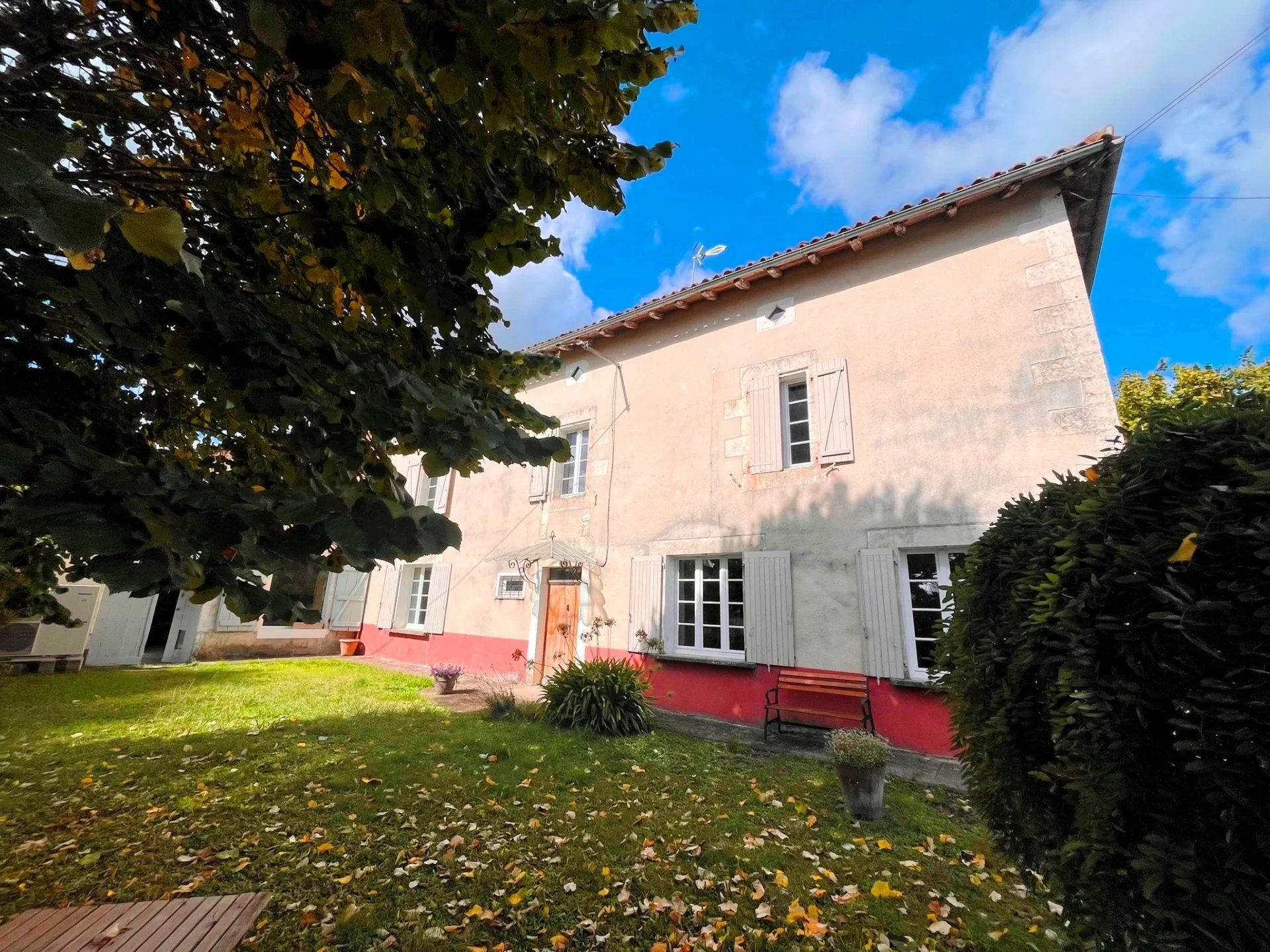 Beautiful stone property with spectacular countryside views!, Poitou-Charentes – France – BVI76902