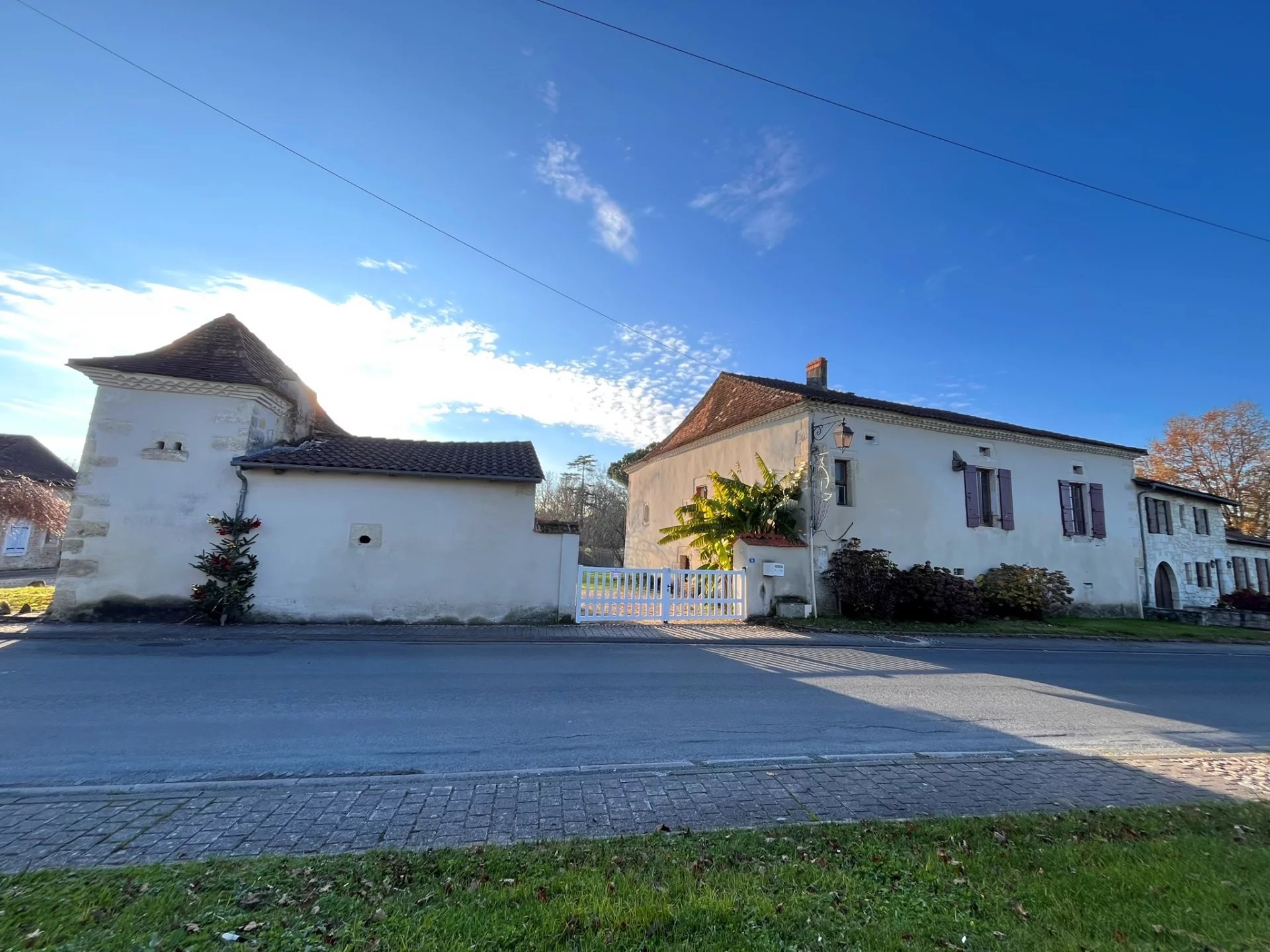 Charming Stone Property to renovate, Aquitaine – France – BVI78594