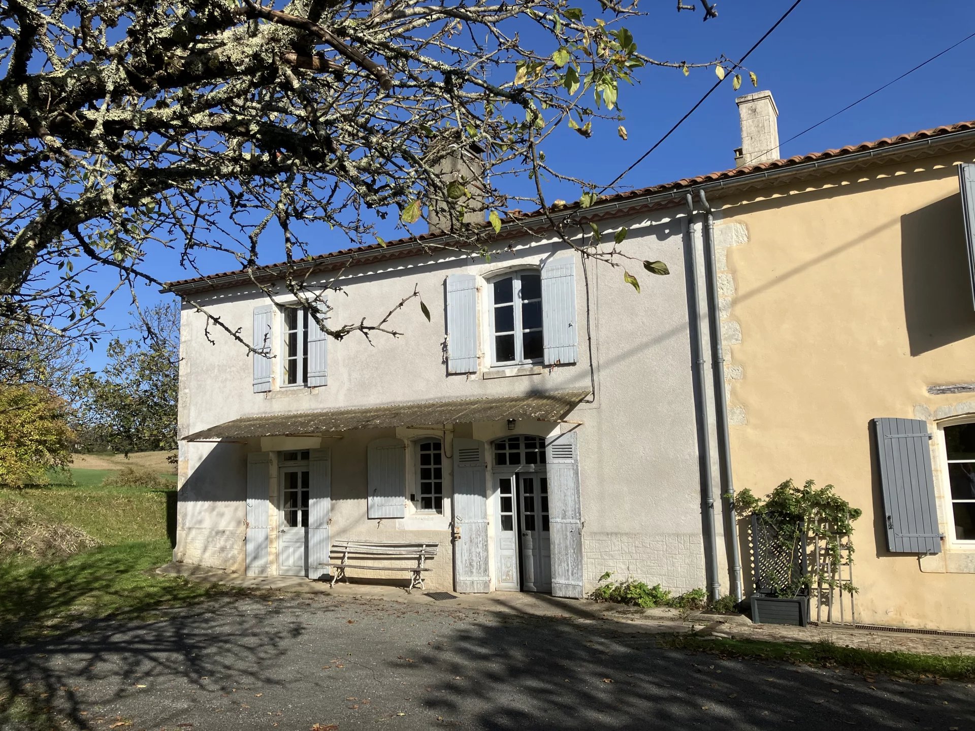 A country house with huge potential in a beautiful peaceful hamlet, Aquitaine – France – BVI77914