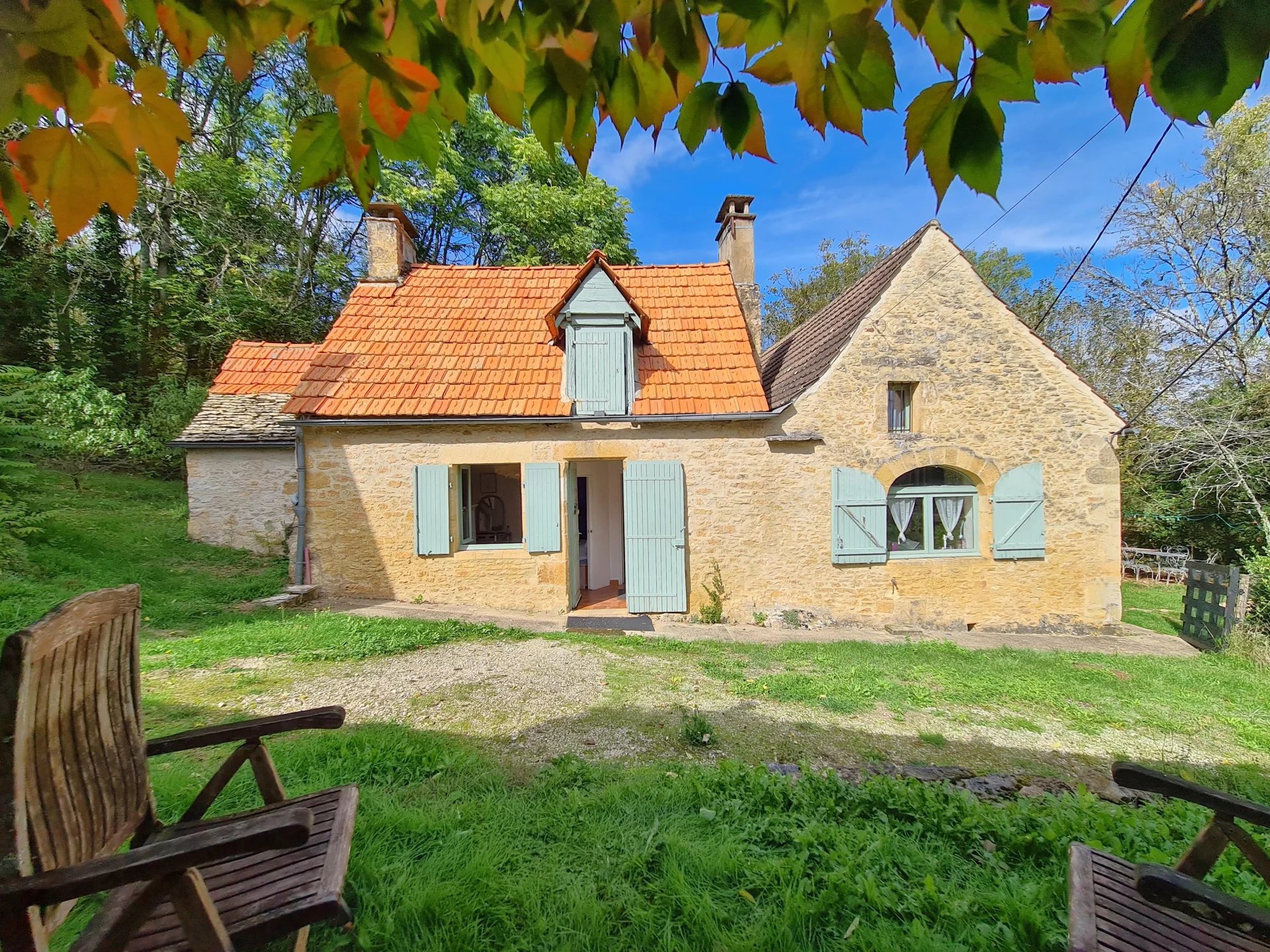 Stone Hamlet between Sarlat and Soulliac, Aquitaine – France – BVI77509