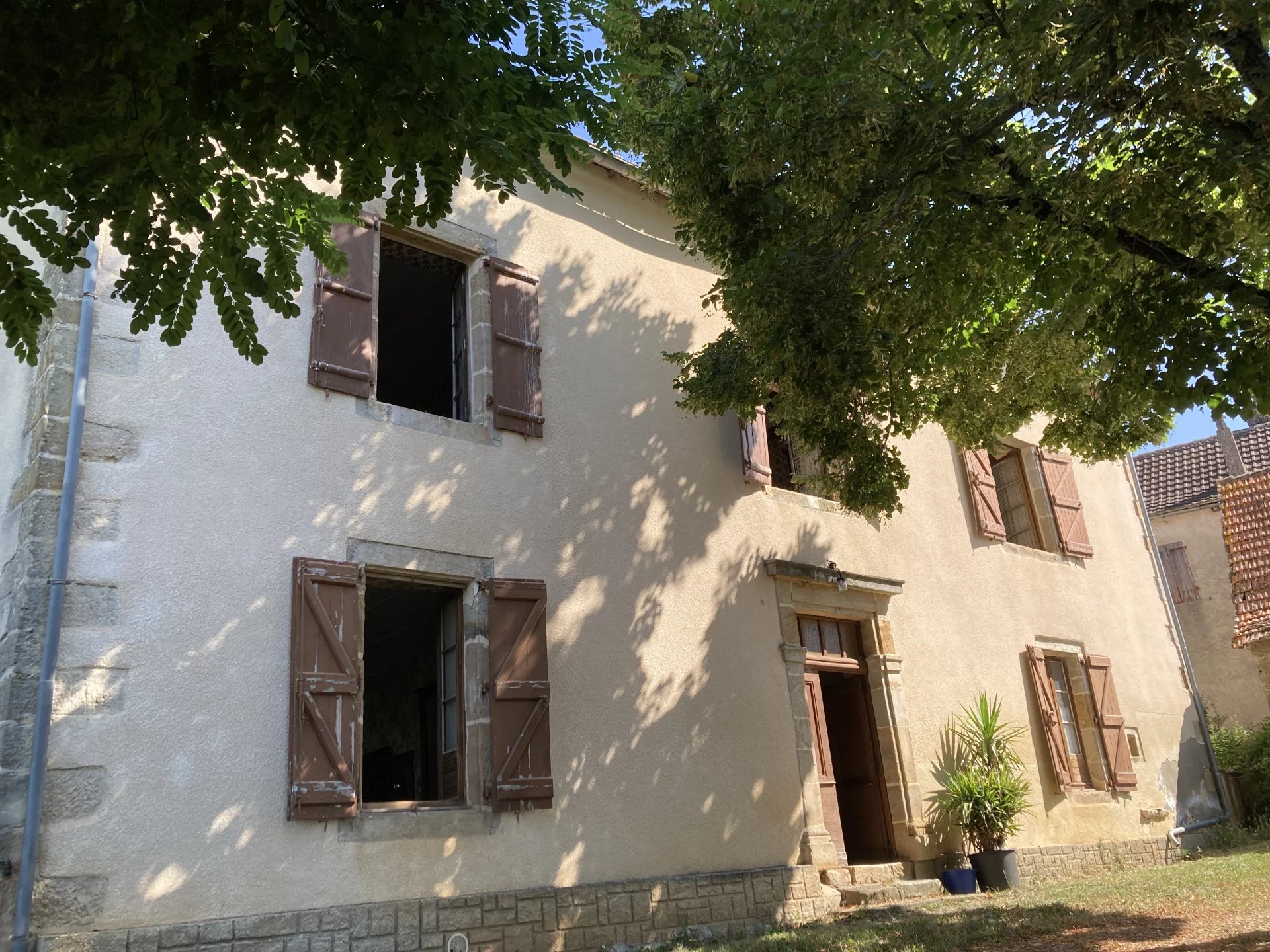 Farmhouse and outbuildings to renovate in a quiet hamlet with views over the surrounding countryside!, Midi-Pyrénées – France – BVI61927