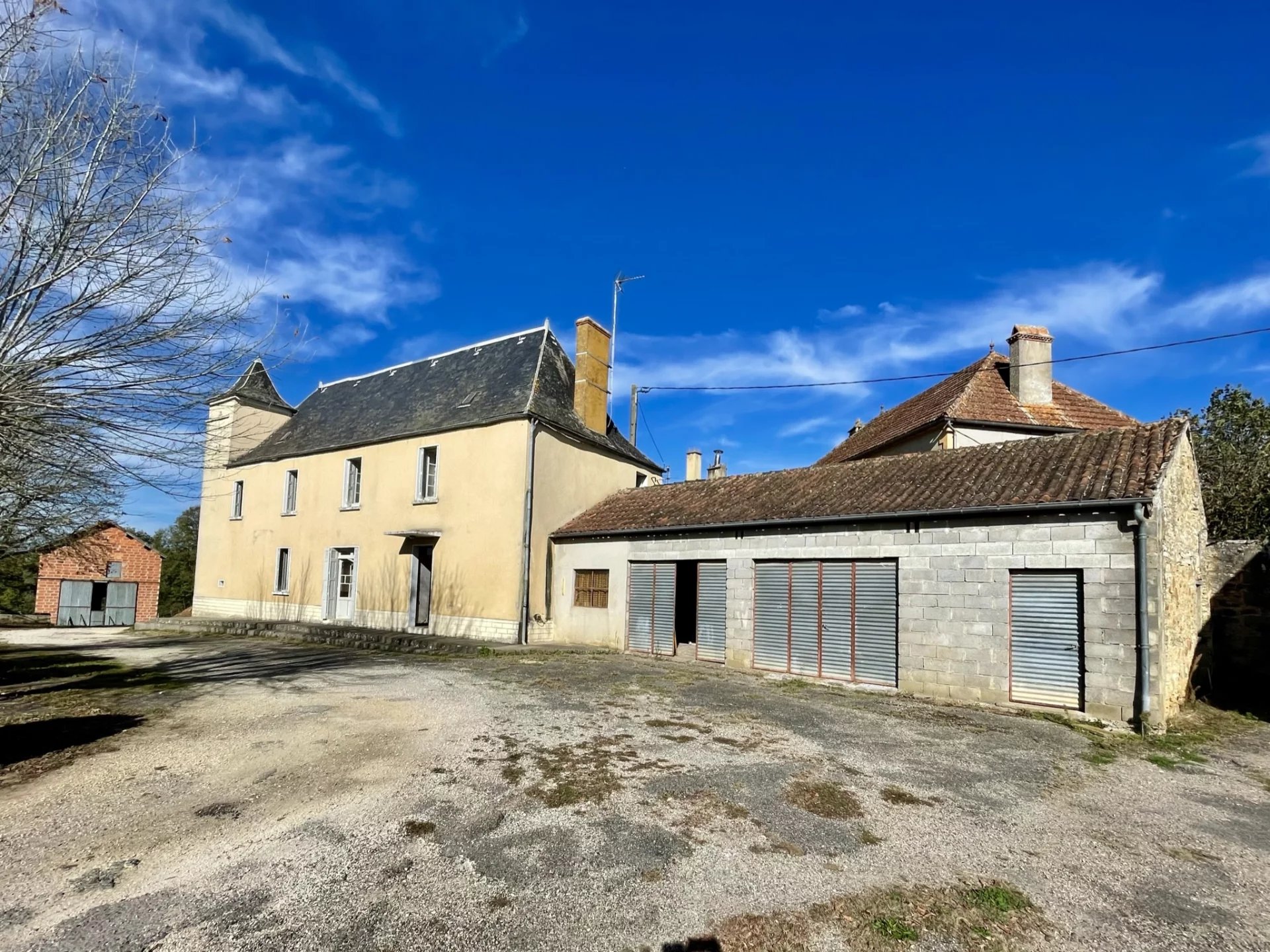 Previously a farm this property has multiple possibilities, Aquitaine – France – BVI67869