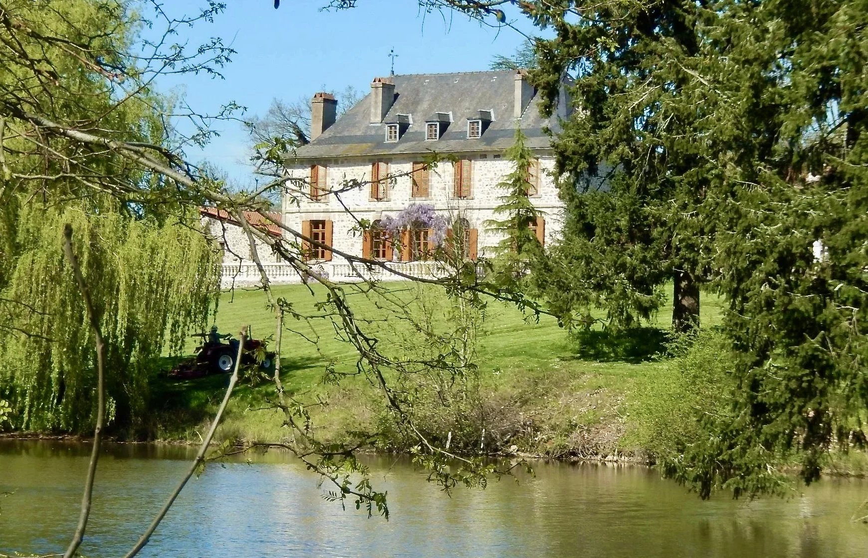 Beautiful 15th century Chateau and separate 3 bed house, Poitou-Charentes – France – BVI60344