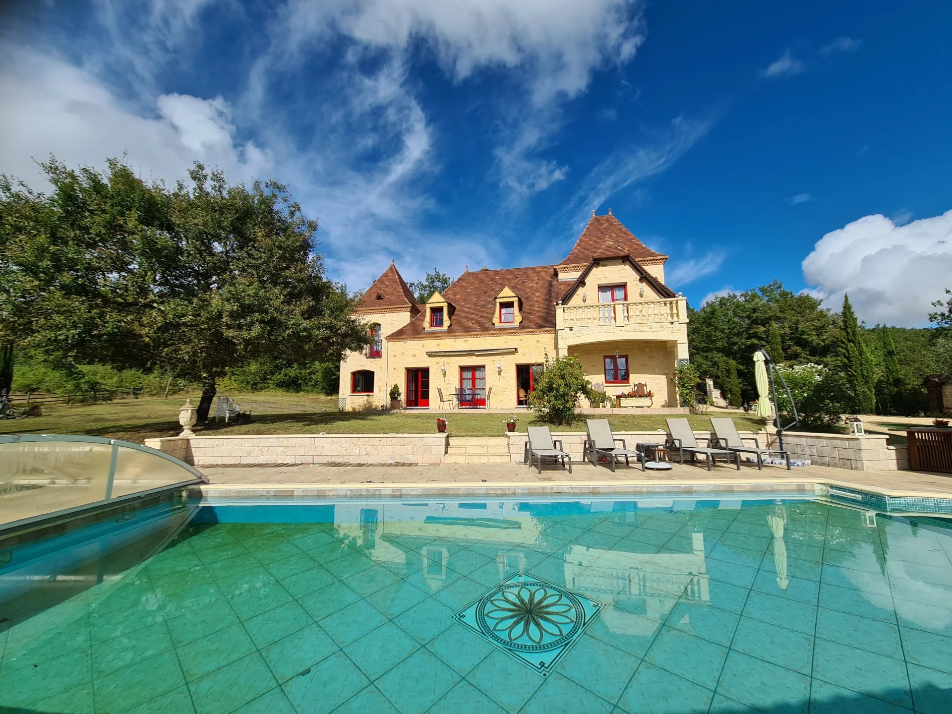 Glamour and Stylish Grand Manoir with seven bedrooms and pool, few minutes from Sarlat, Aquitaine – France – BVI77080