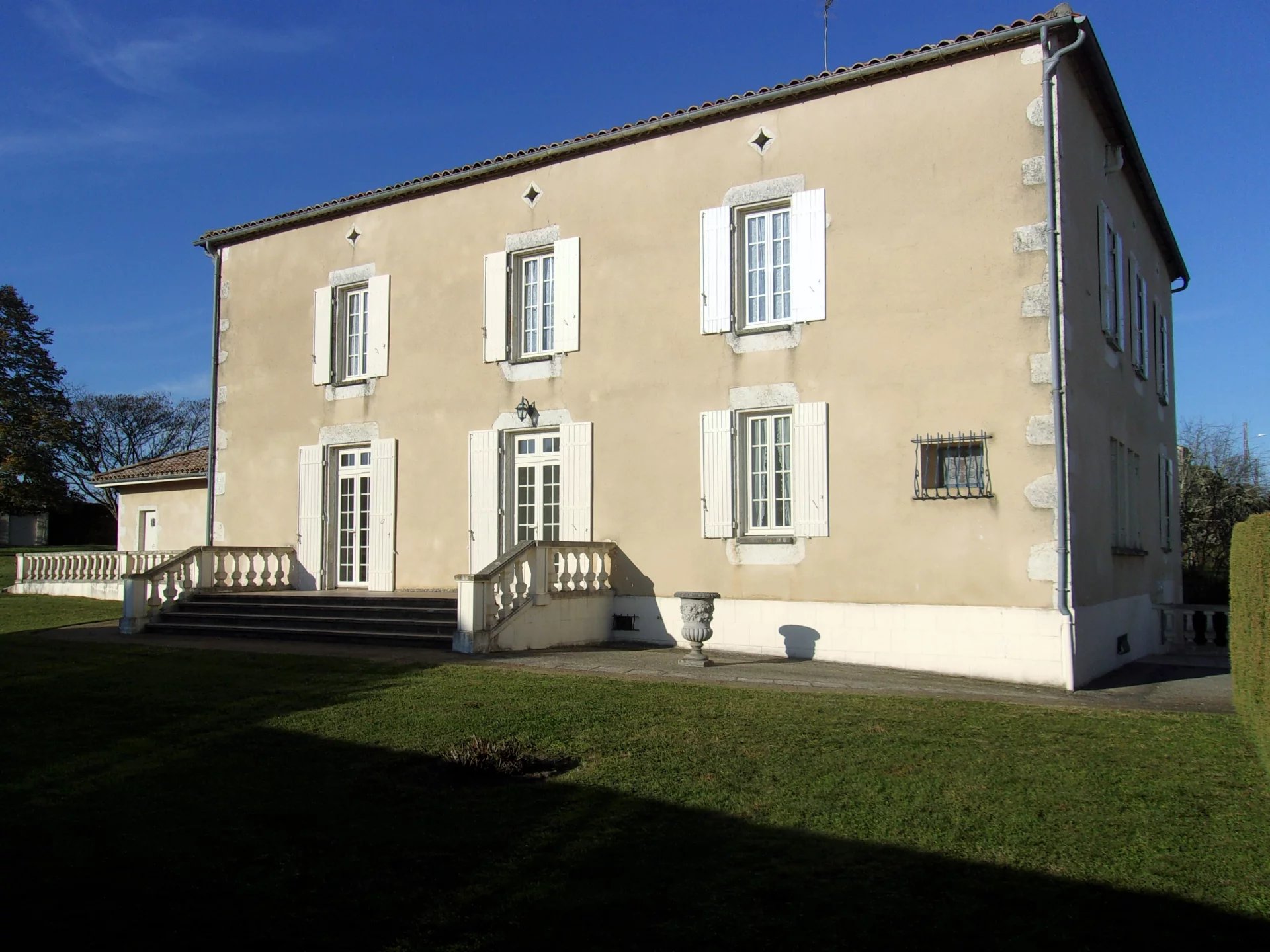 Magnificent Manor House in Superb Condition, Aquitaine – France – BVI61787
