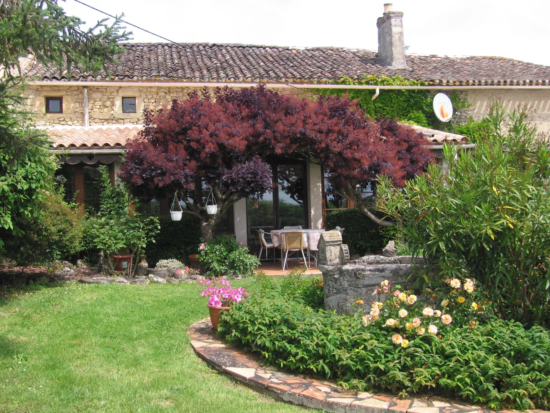 Charming 4 Bedroom Stone property with Attached Barn, Aquitaine – France – BVI73541