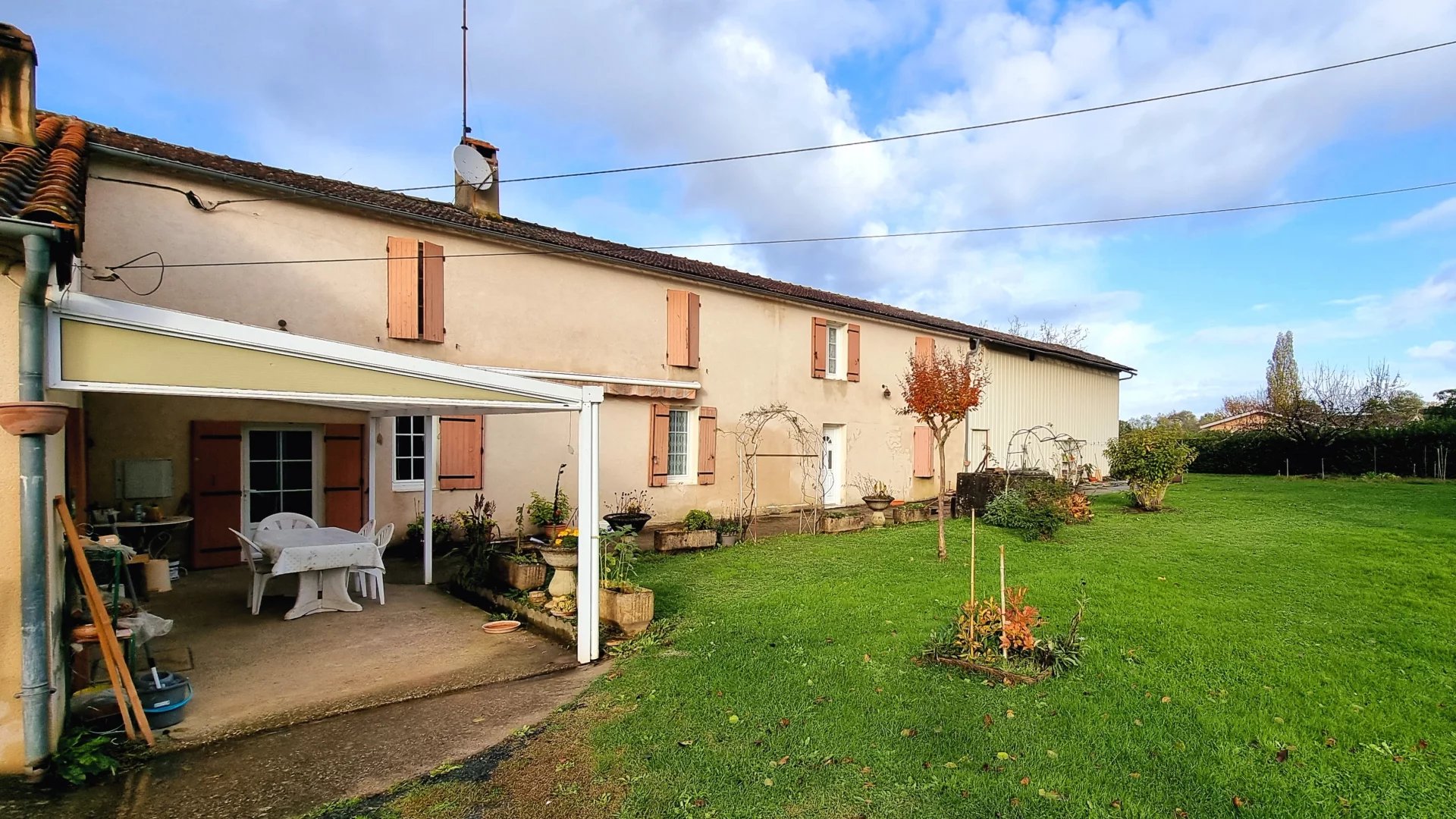 Country farmhouse, Aquitaine – France – BVI72821