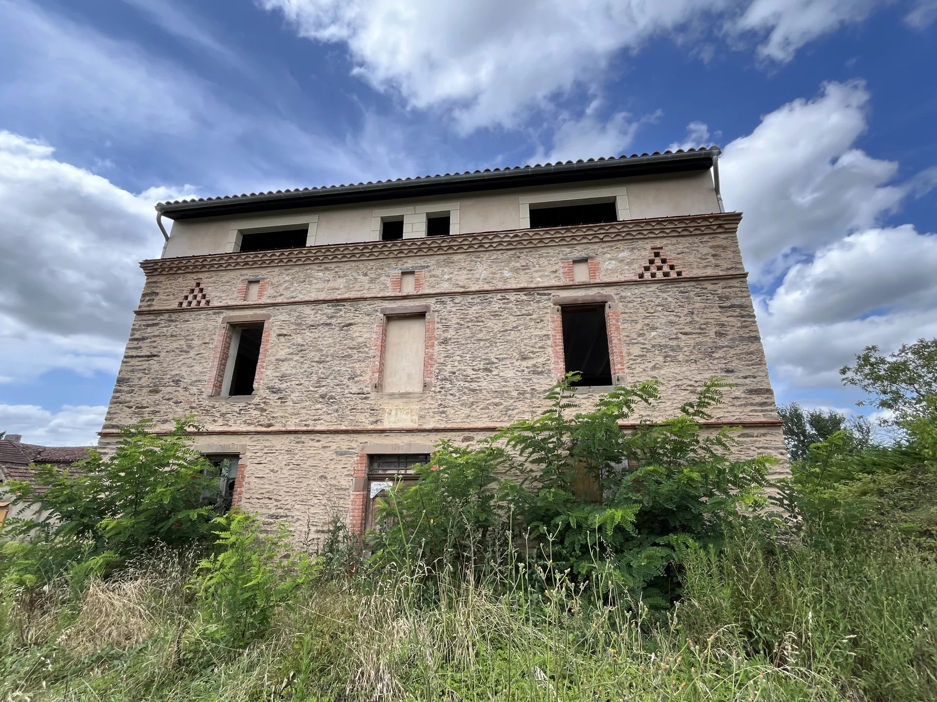 Beautiful stone house to finish, Midi-Pyrénées – France – BVI77116