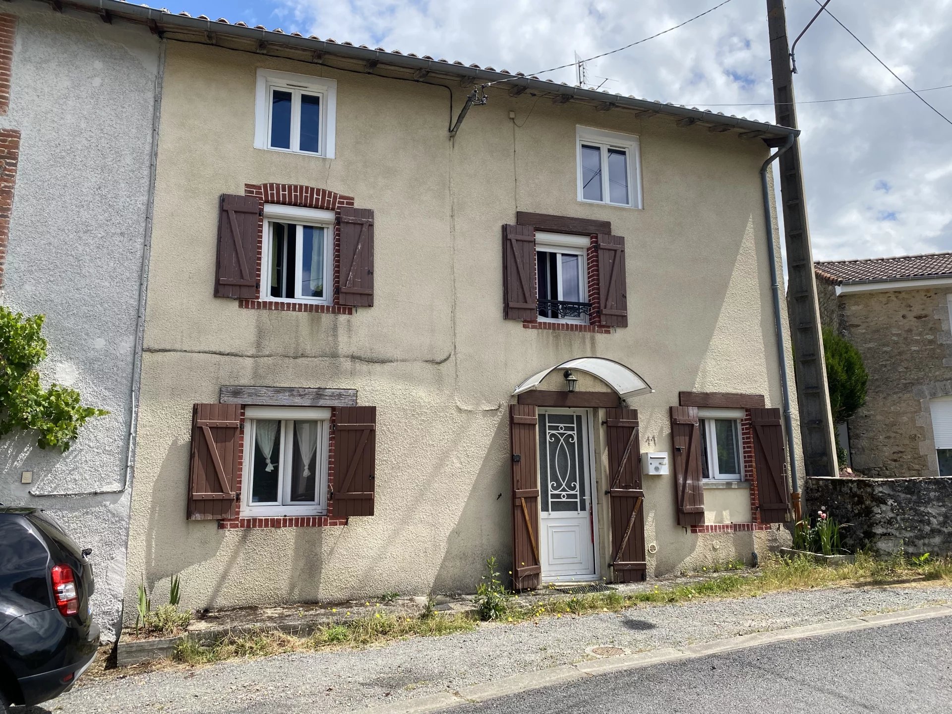 Double fronted 2-3 bedroom house on edge of the town, close to facilities, Limousin – France – BVI65022