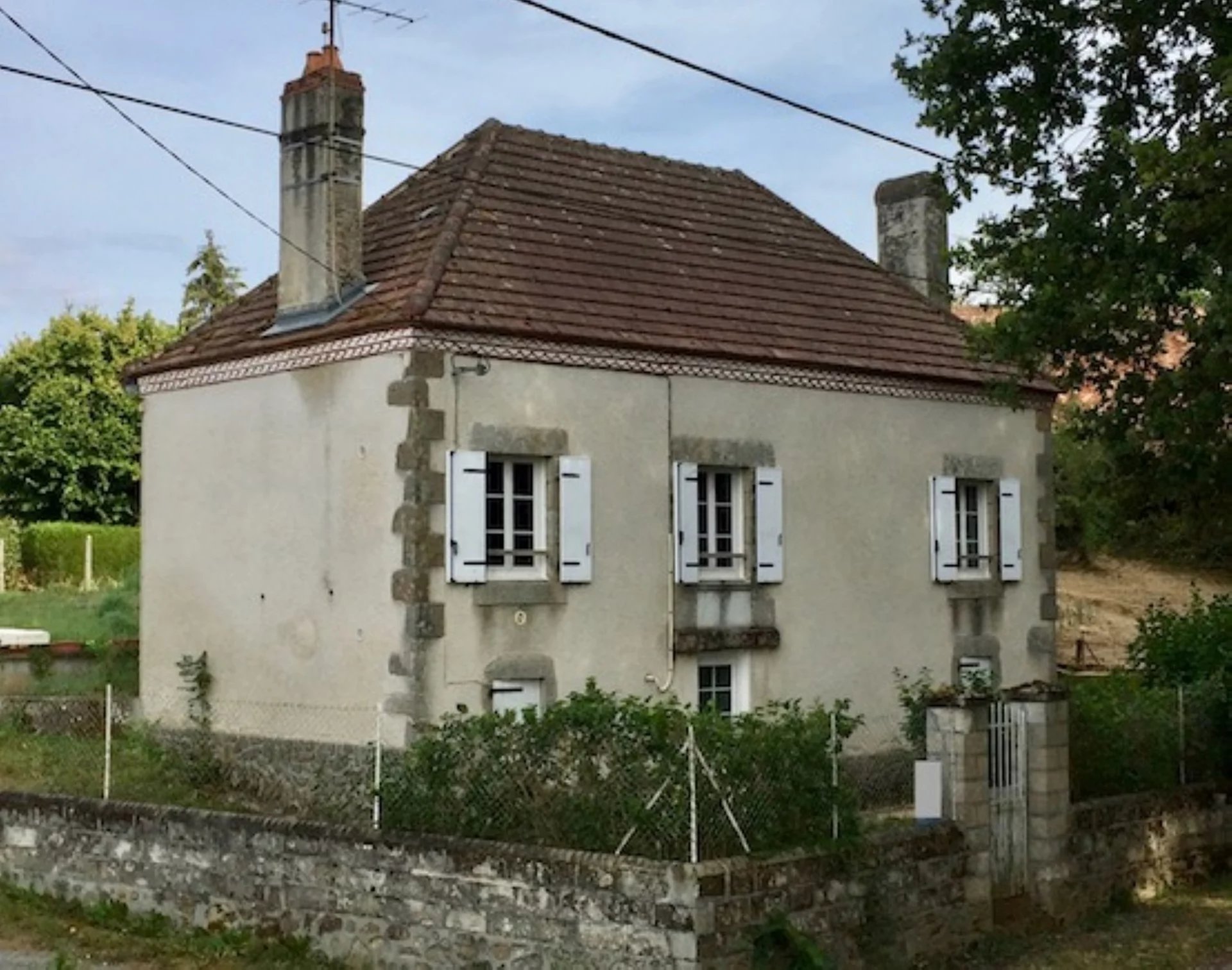 Detached hamlet house to finish renovating, Limousin – France – BVI72904