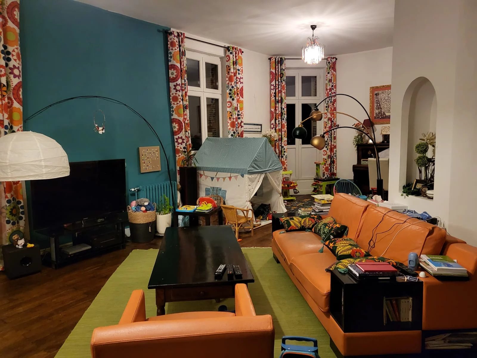 Spacious city centre apartment with development opportunity, Poitou-Charentes – France – BVI68398