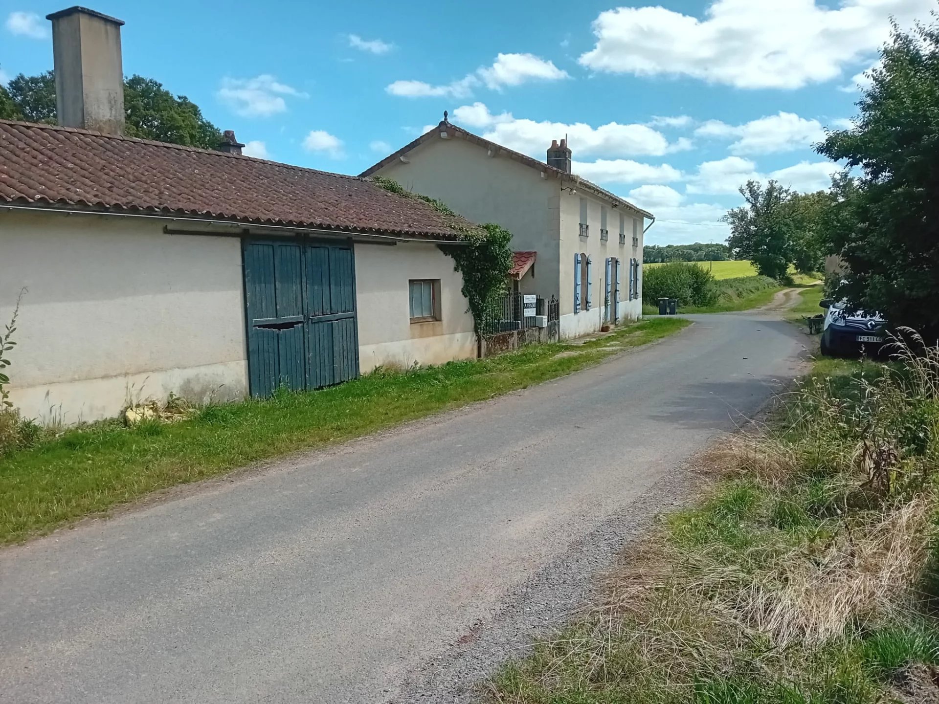 Farmhouse, outbuildings and 4000m² of land near popular village, Poitou-Charentes – France – BVI75802