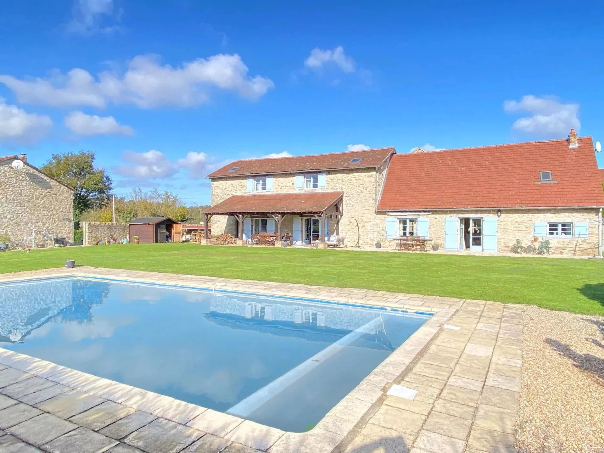 Exceptional large main house plus guest house and further rental opportunity, Limousin – France – BVI78105