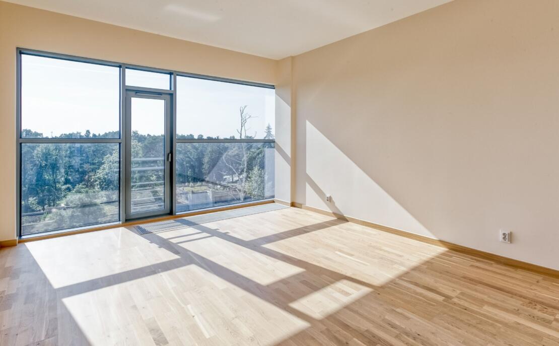 Spacious apartments in a luxurious high-rise building close to the beach
