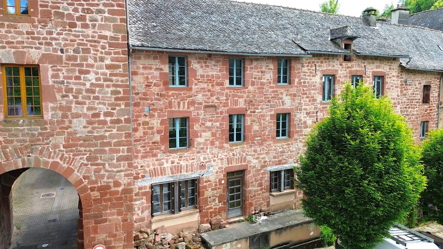 immeuble in Villecomtal, Aveyron, France