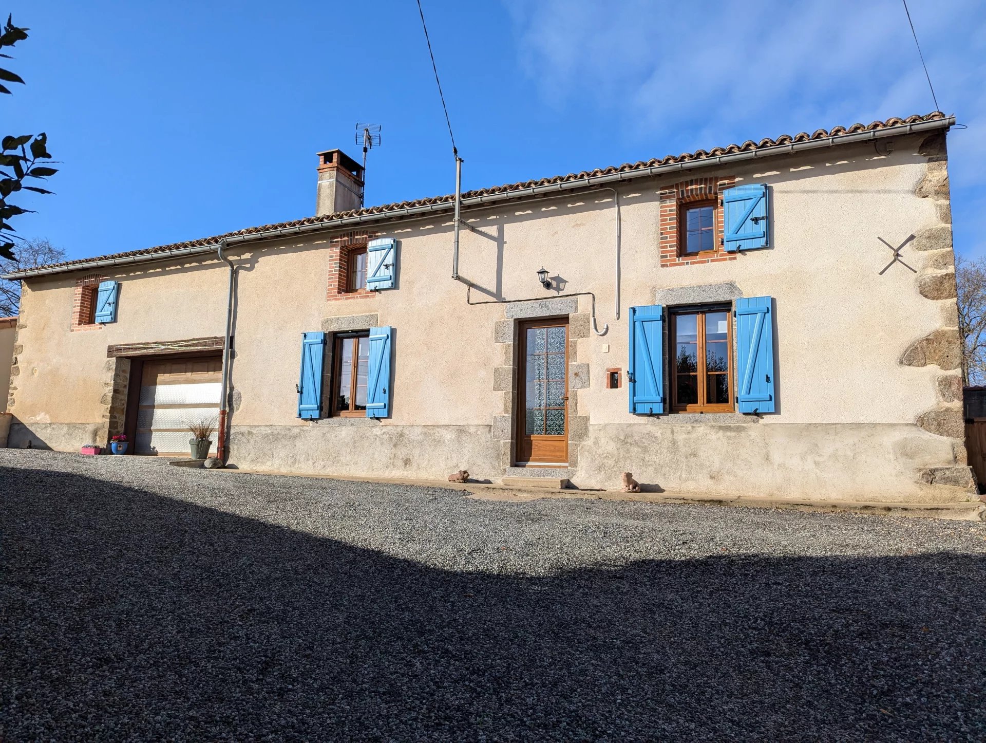 Delightful 3 bedroom character cottage in the Vienne, Poitou-Charentes – France – BVI78312