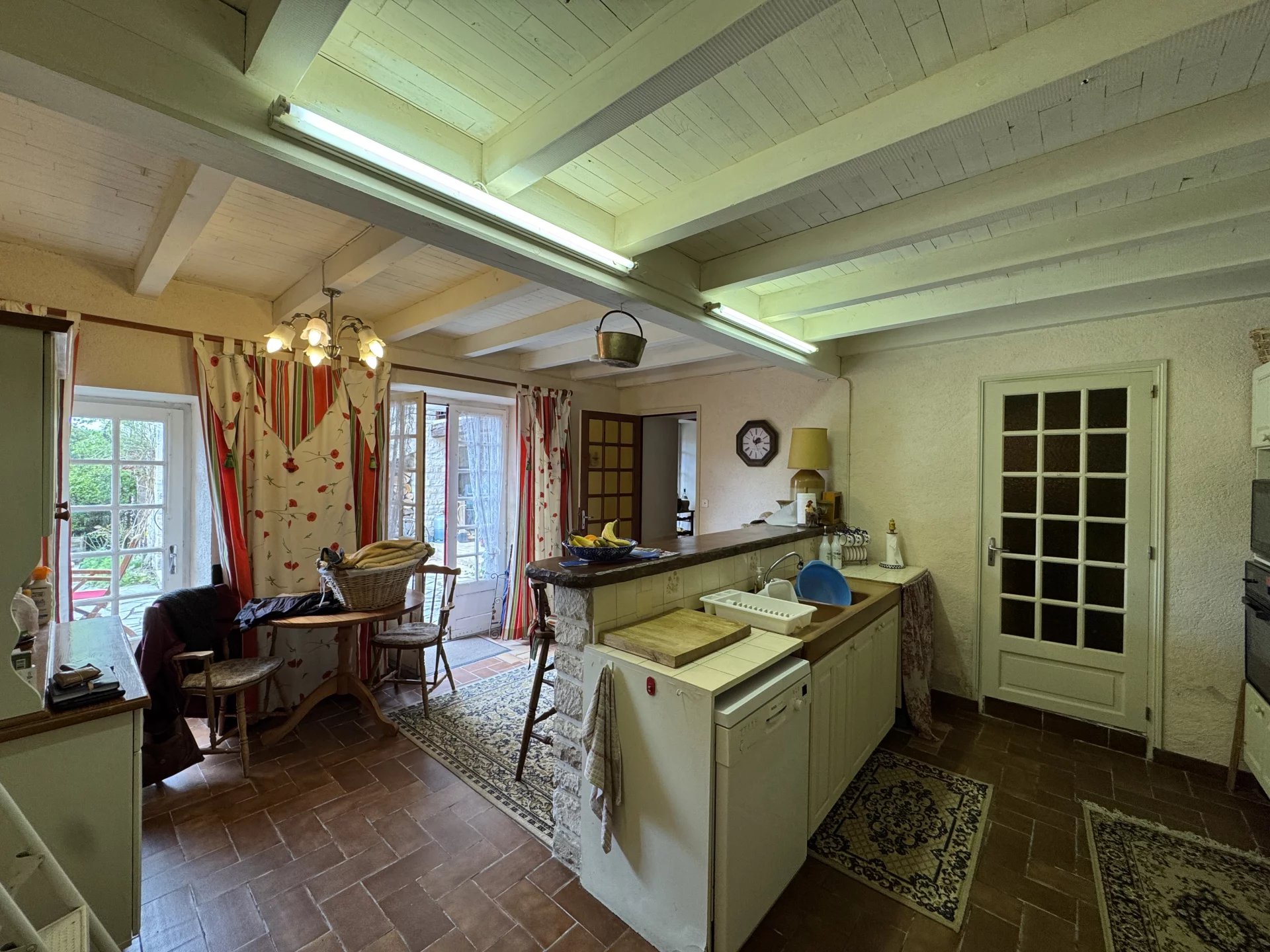 Charming country cottage with courtyard and annexe, Poitou-Charentes – France – BVI80461
