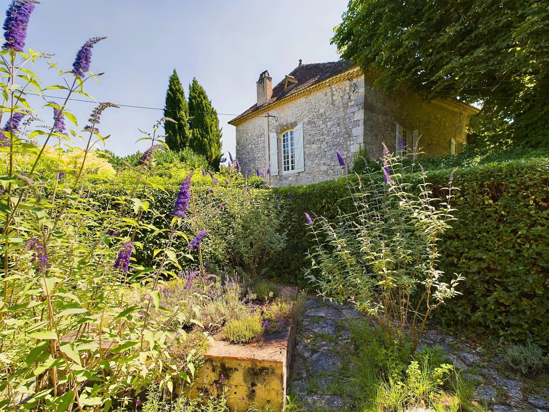 Superb old fortified farmhouse with pool and outbuildings in an idyllic setting, Aquitaine – France – BVI75354