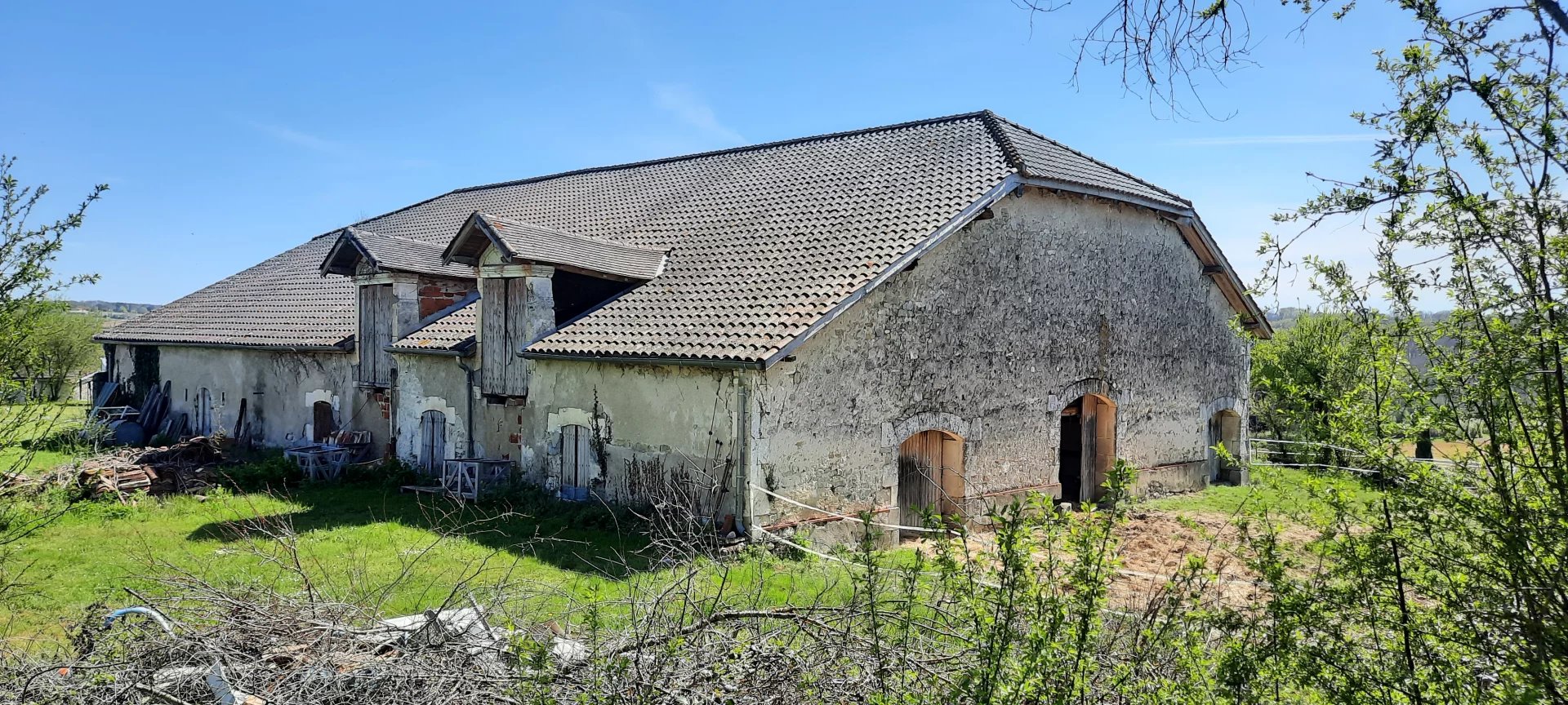 Lovely barn with planning permission in a peaceful setting, Aquitaine – France – BVI75044