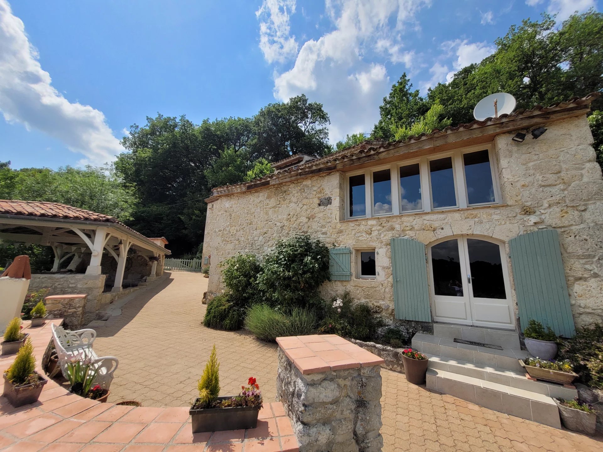 Large stone house with pool, Aquitaine – France – BVI66957