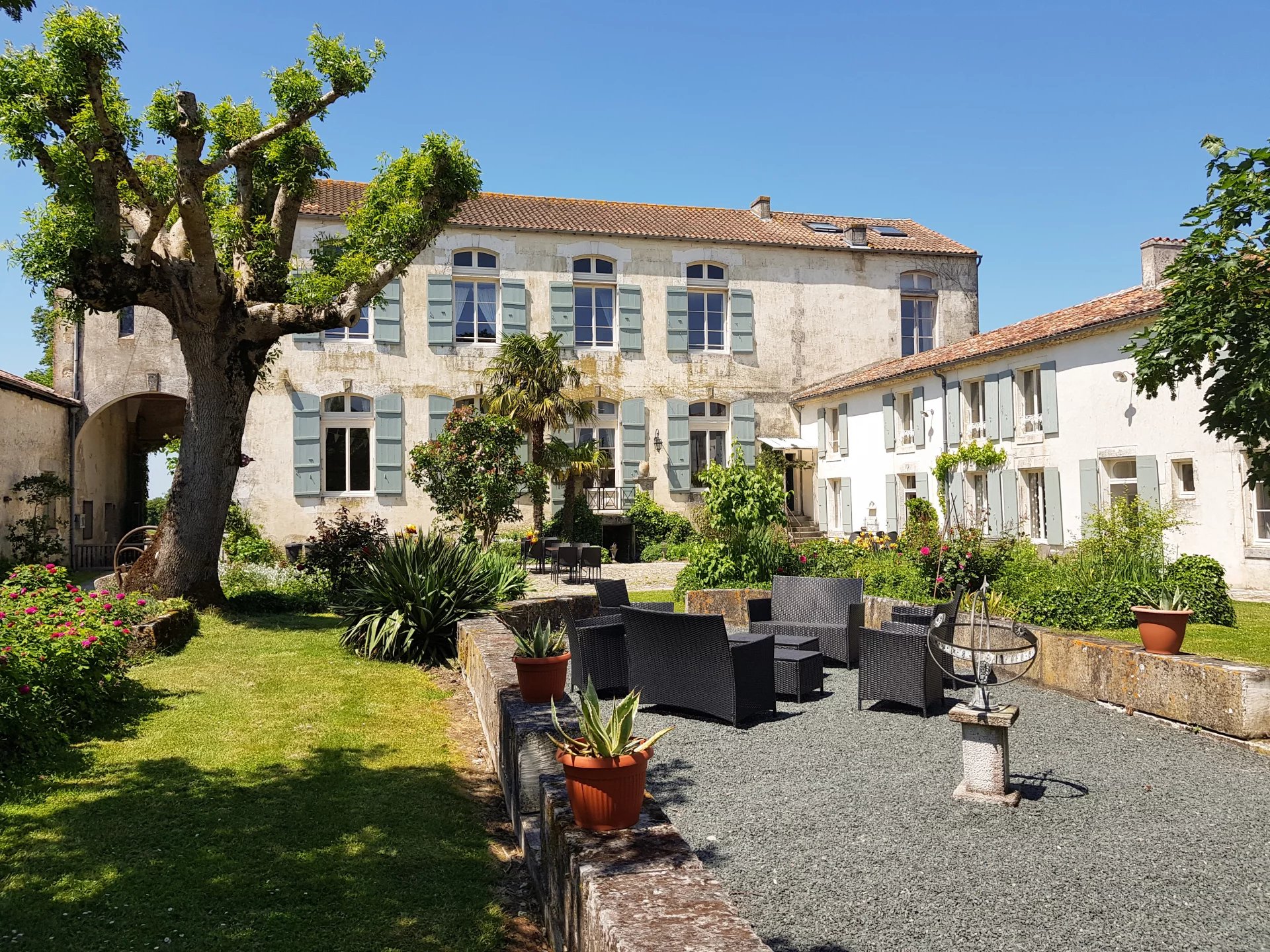 Superb manor house, chapel and 7 gites on the edge of a bustling village, Poitou-Charentes – France – BVI77656