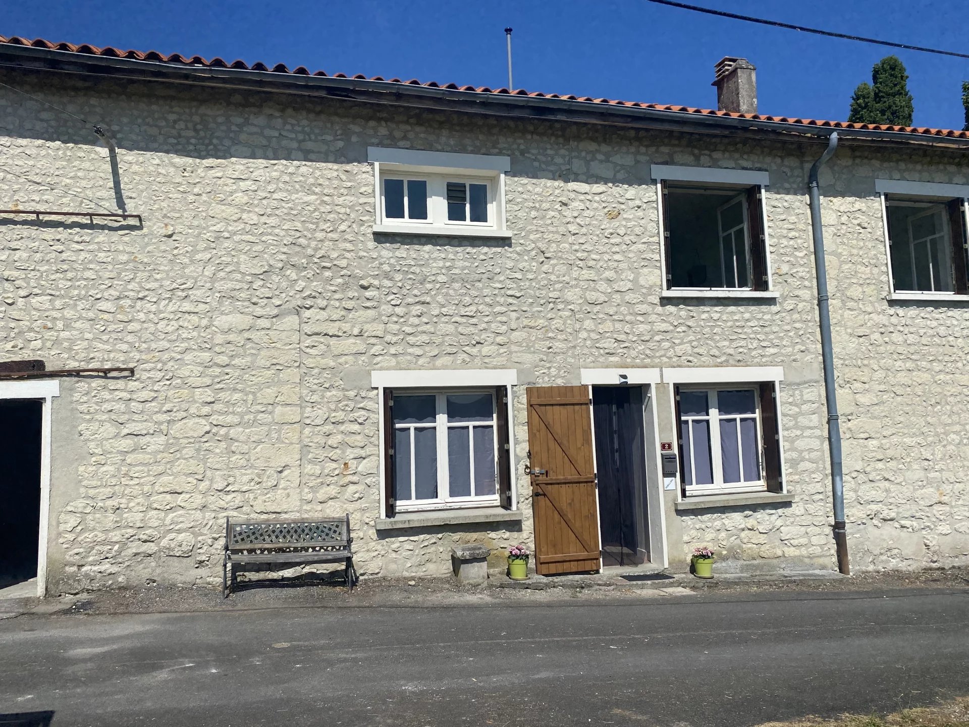 3 Bedroom house with lovely views and potential, Poitou-Charentes – France – BVI76850