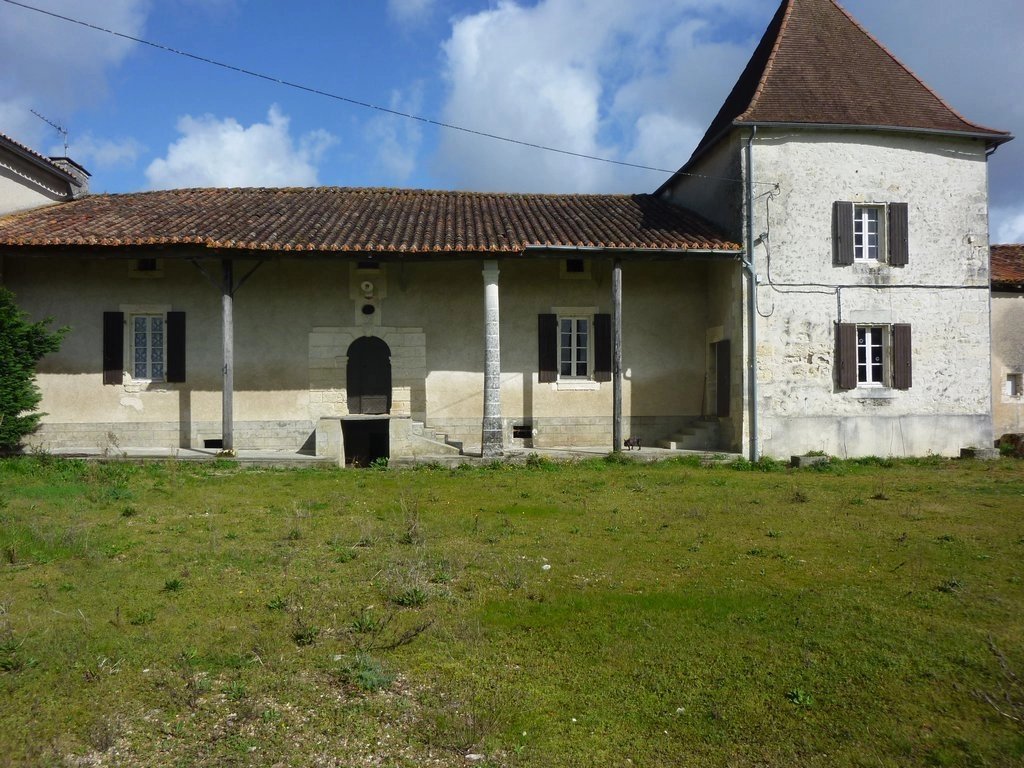 Characterful Maison Bourgoise to renovate, Aquitaine – France – BVI29374