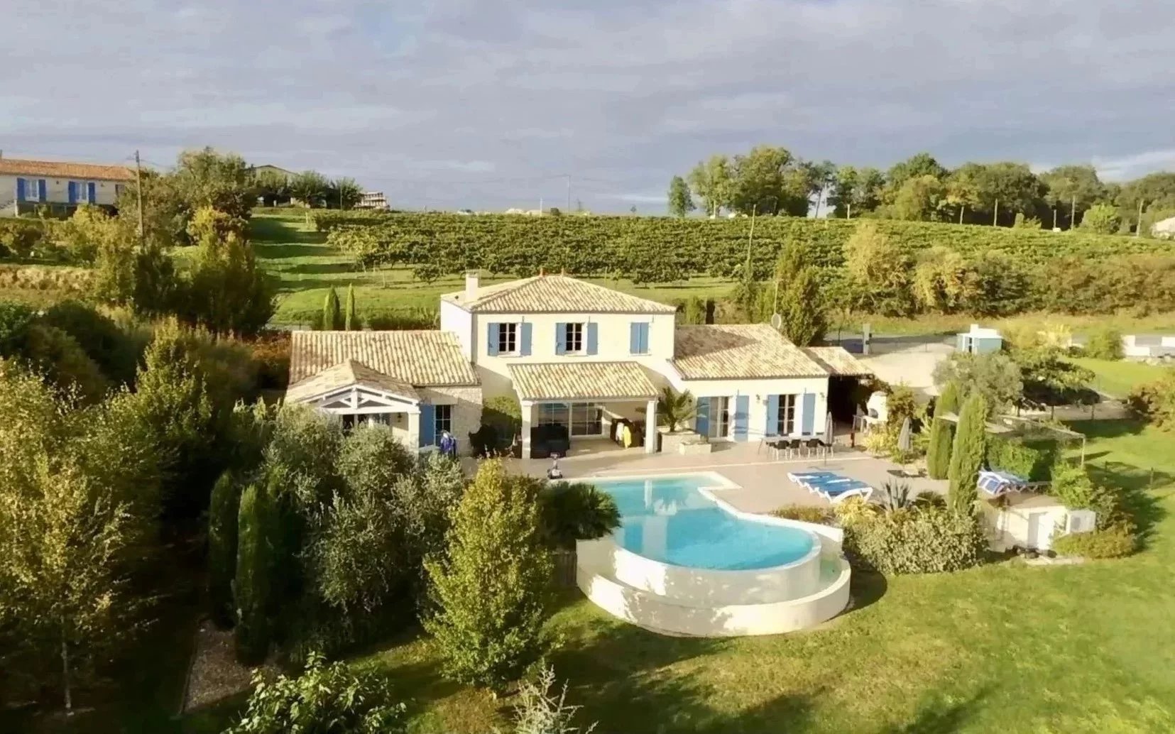 Stunning 7/8 bed home with fabulous view and infinity pool!, Poitou-Charentes – France – BVI68066