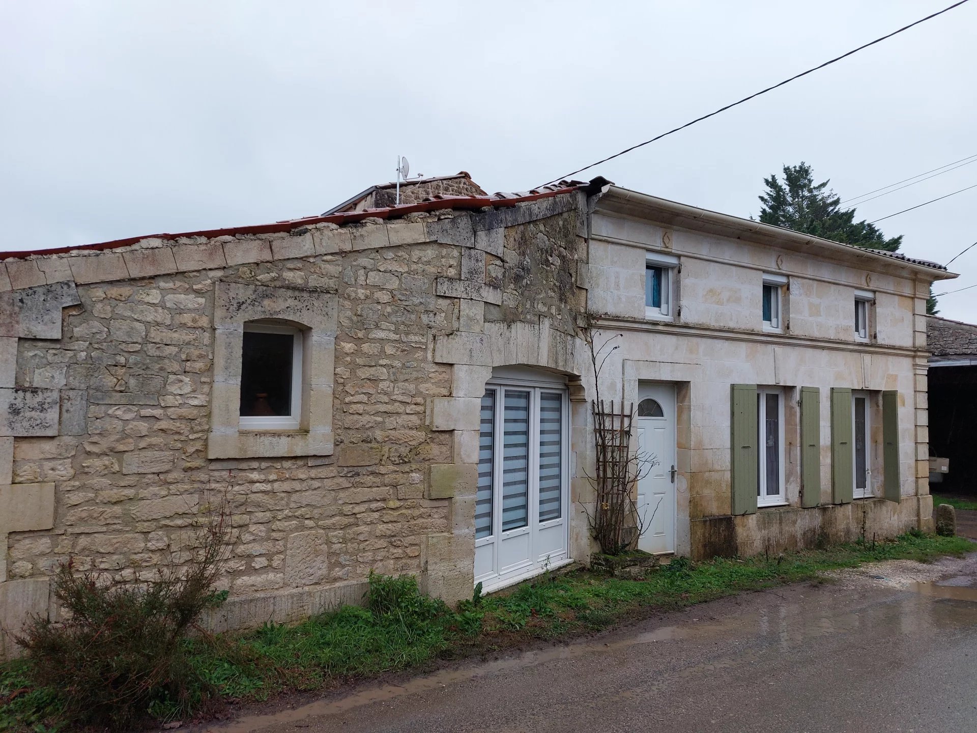 Lovely renovated village house, Poitou-Charentes – France – BVI73278