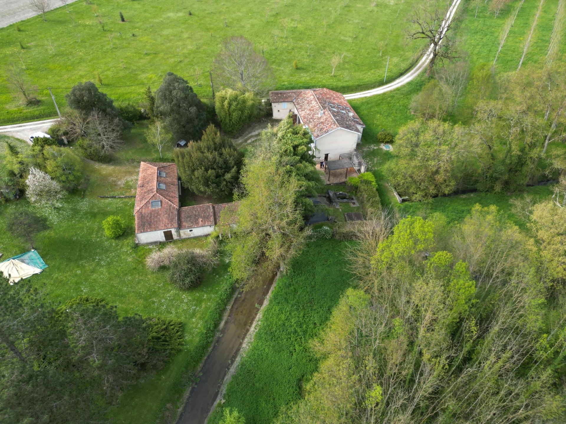 Stunning location for this renovated Mill plus Cottage, Poitou-Charentes – France – BVI68846