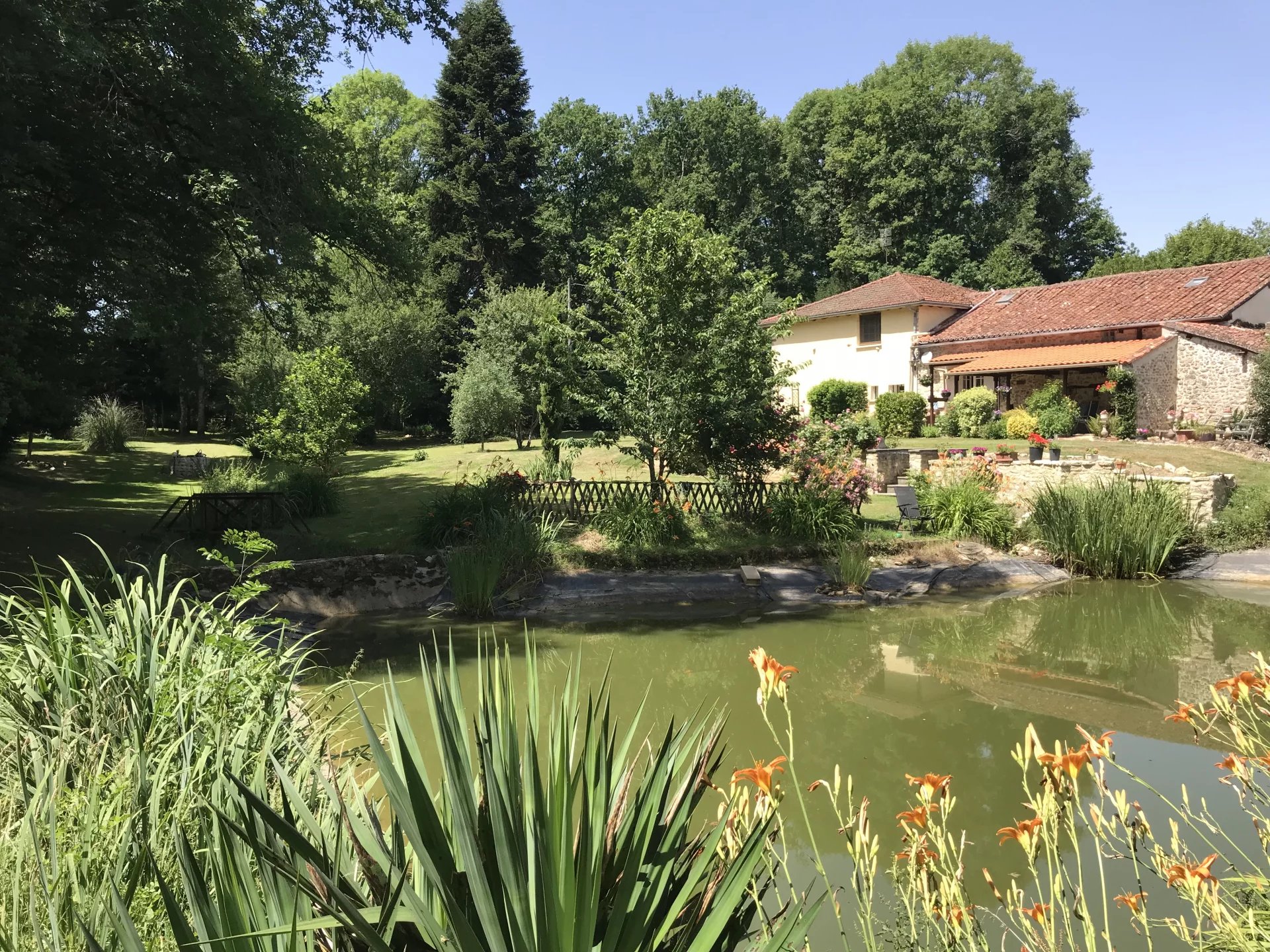 Traditional stone cottage located in a small hamlet, Aquitaine – France – BVI62338