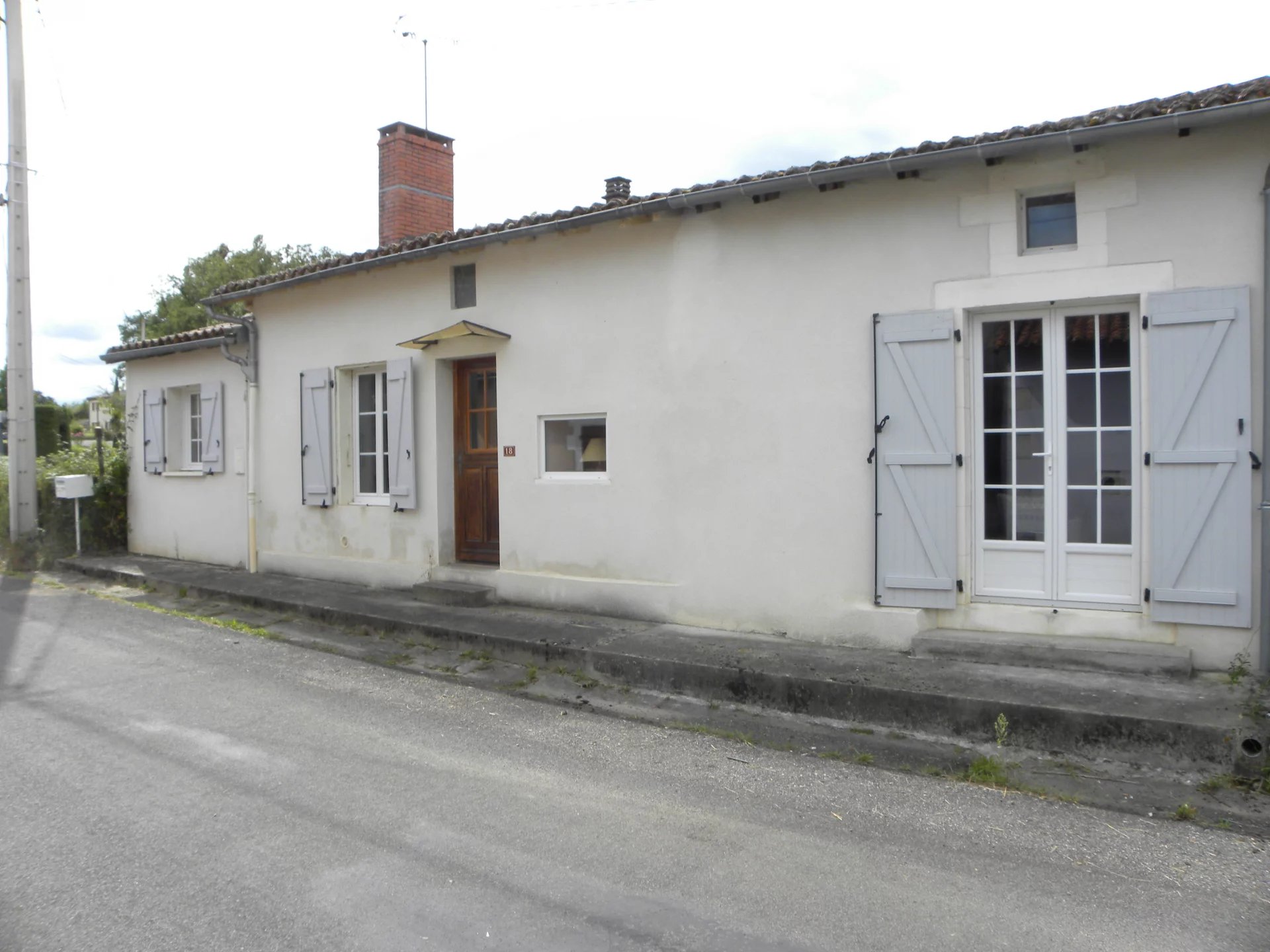 Delightful hamlet property, Poitou-Charentes – France – BVI76009