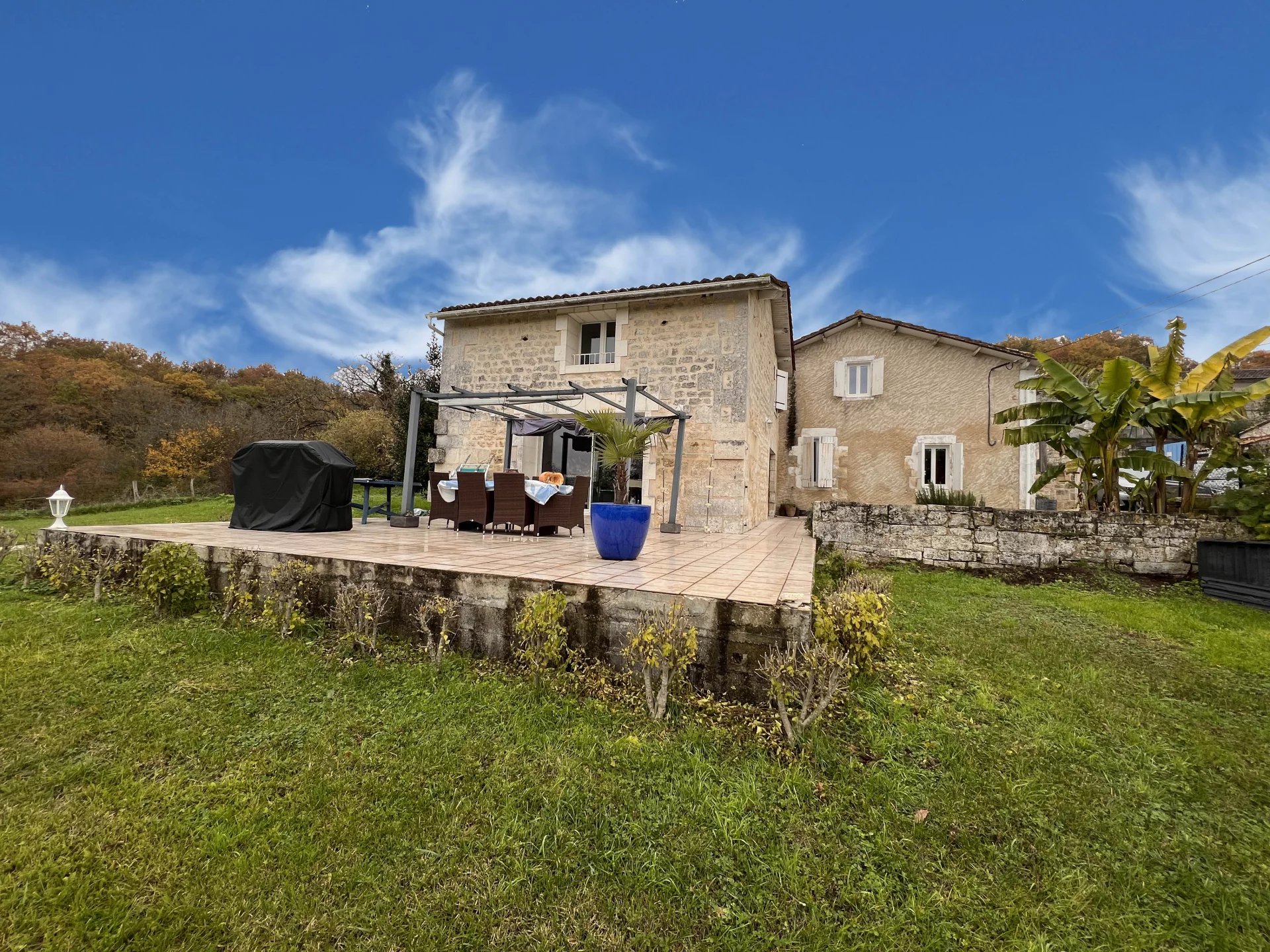 Stunning 3 bedroom stone house close to all amenities, Poitou-Charentes – France – BVI67438