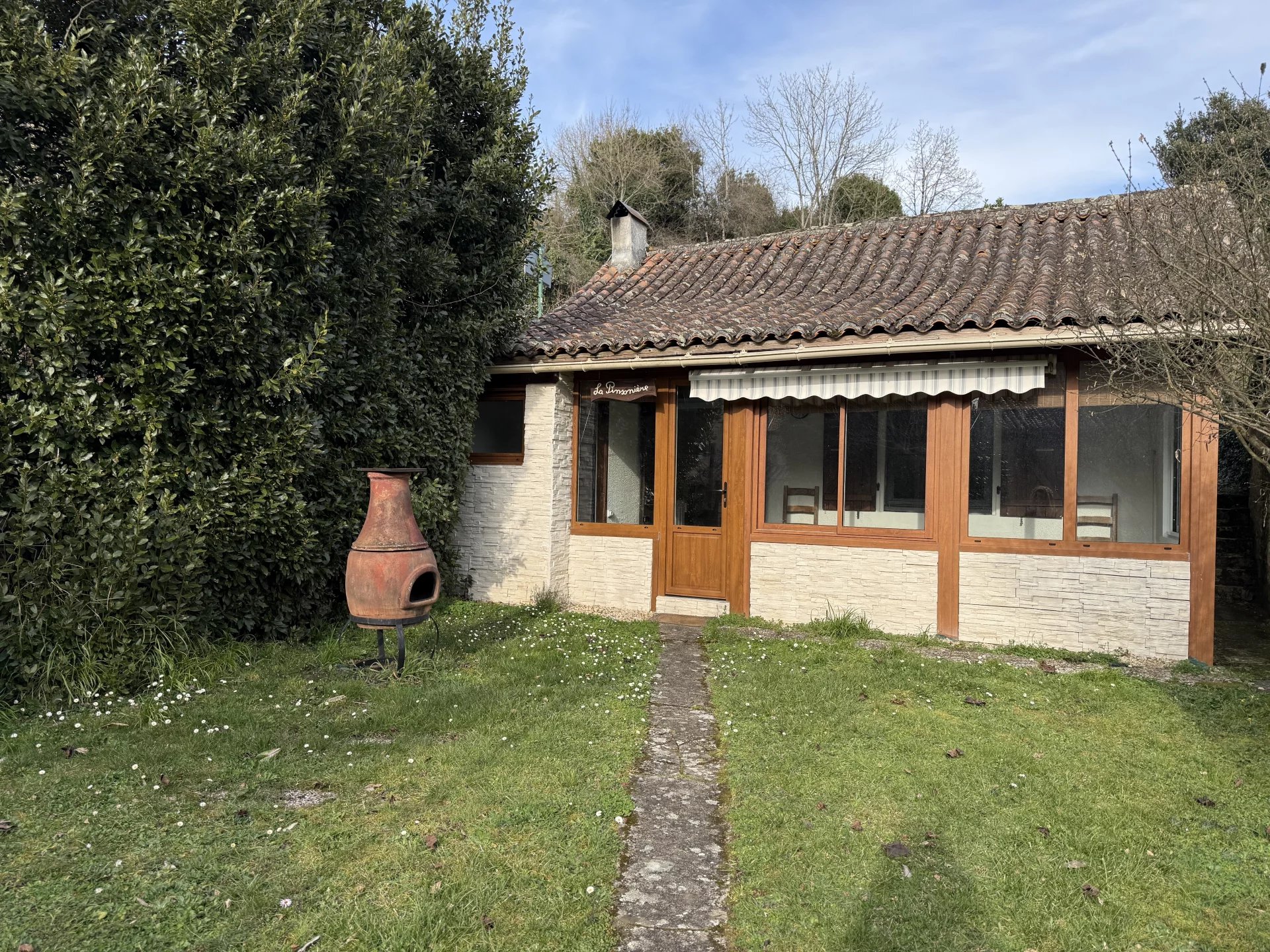 Small bungalow in Nanteuil en Vallée, Poitou-Charentes – France – BVI79932