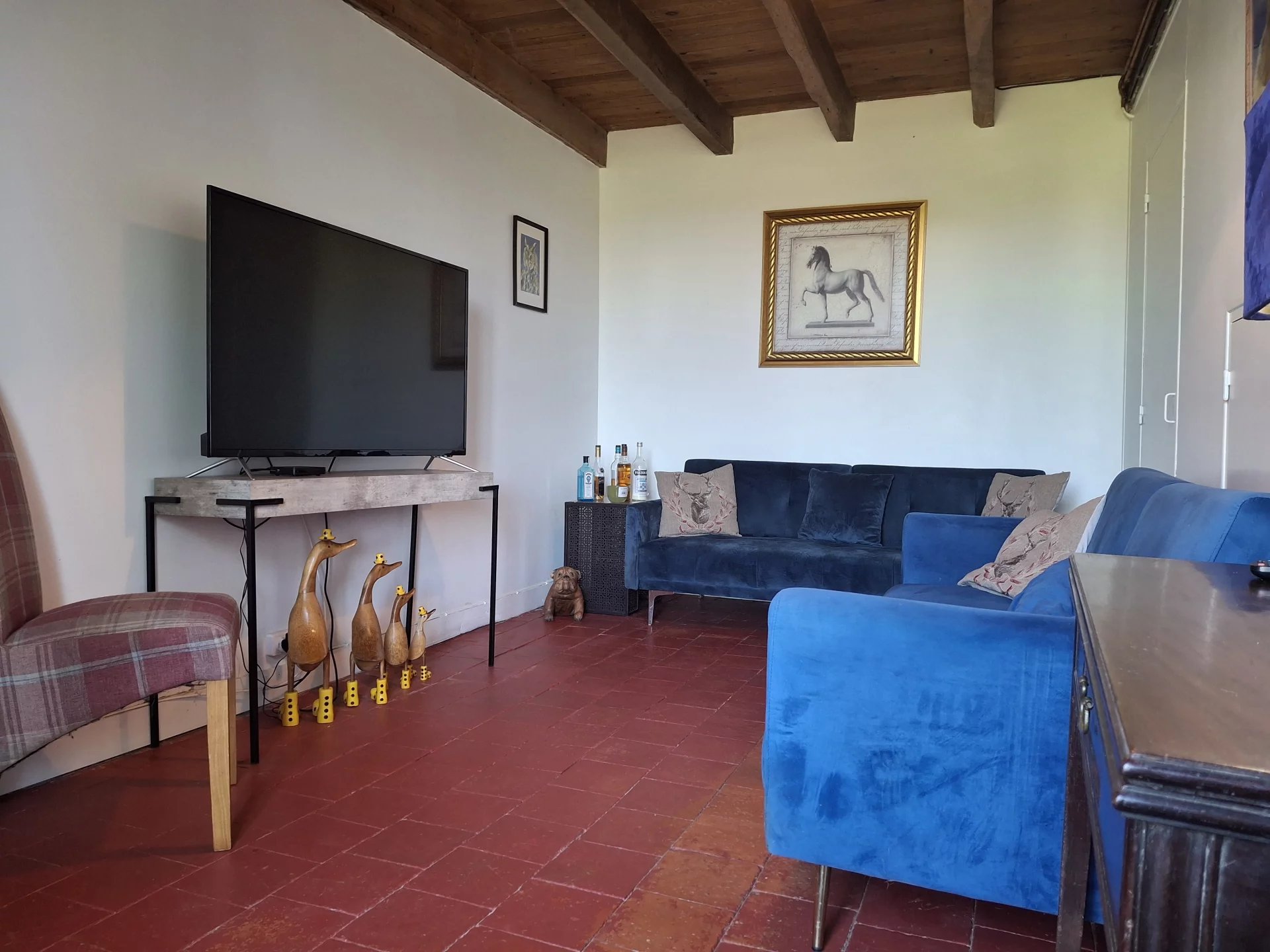 Lovely 2 bed cottage with beautiful gardens, outbuildings, stable, pony paddock and woodland, Poitou-Charentes – France – BVI81368