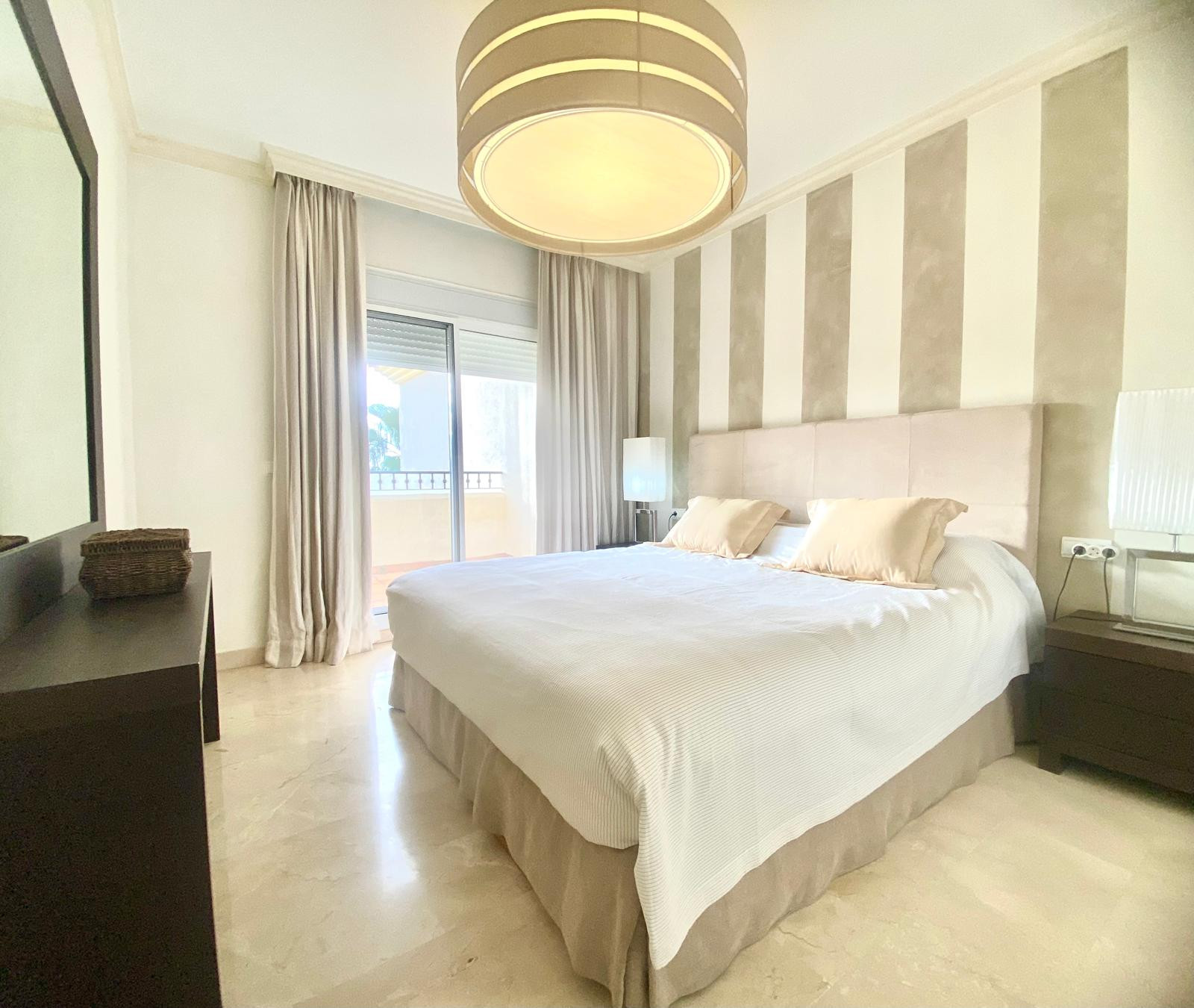 3 bedroom Duplex in Marbella, Malaga, Spain – 428-03706E