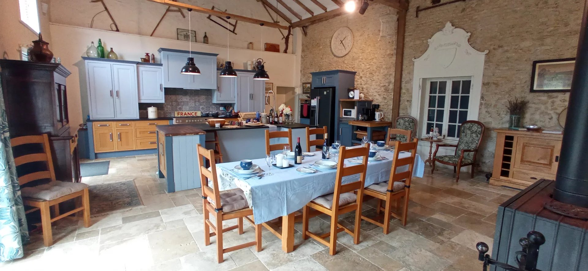 Unique Character Estate with stone built Manor House and a second Stunning House, Poitou-Charentes – France – BVI79834