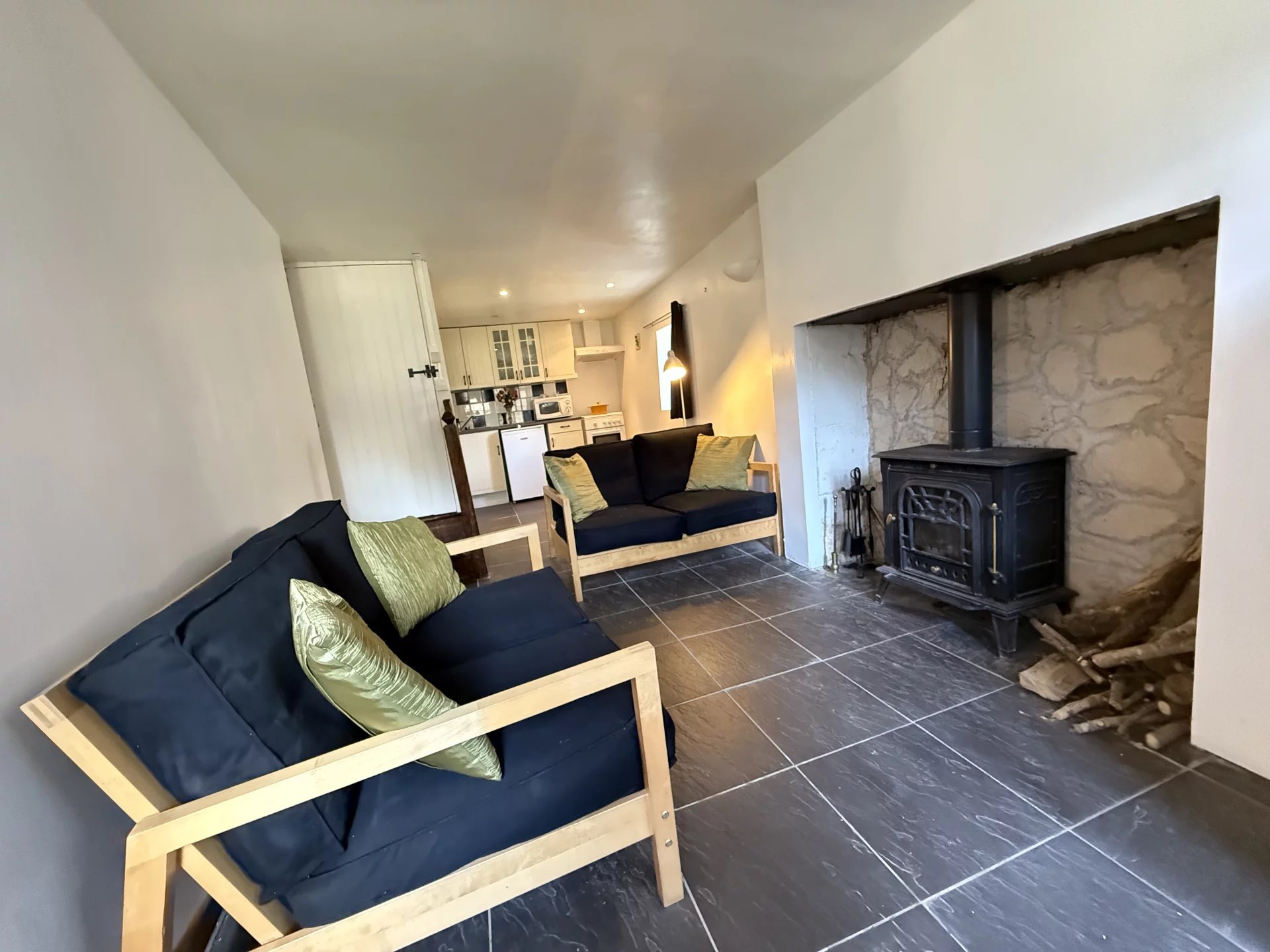 Stunning Countryside Views! Charming Stone House with Guest Cottage and Barn, Aquitaine – France – BVI80295