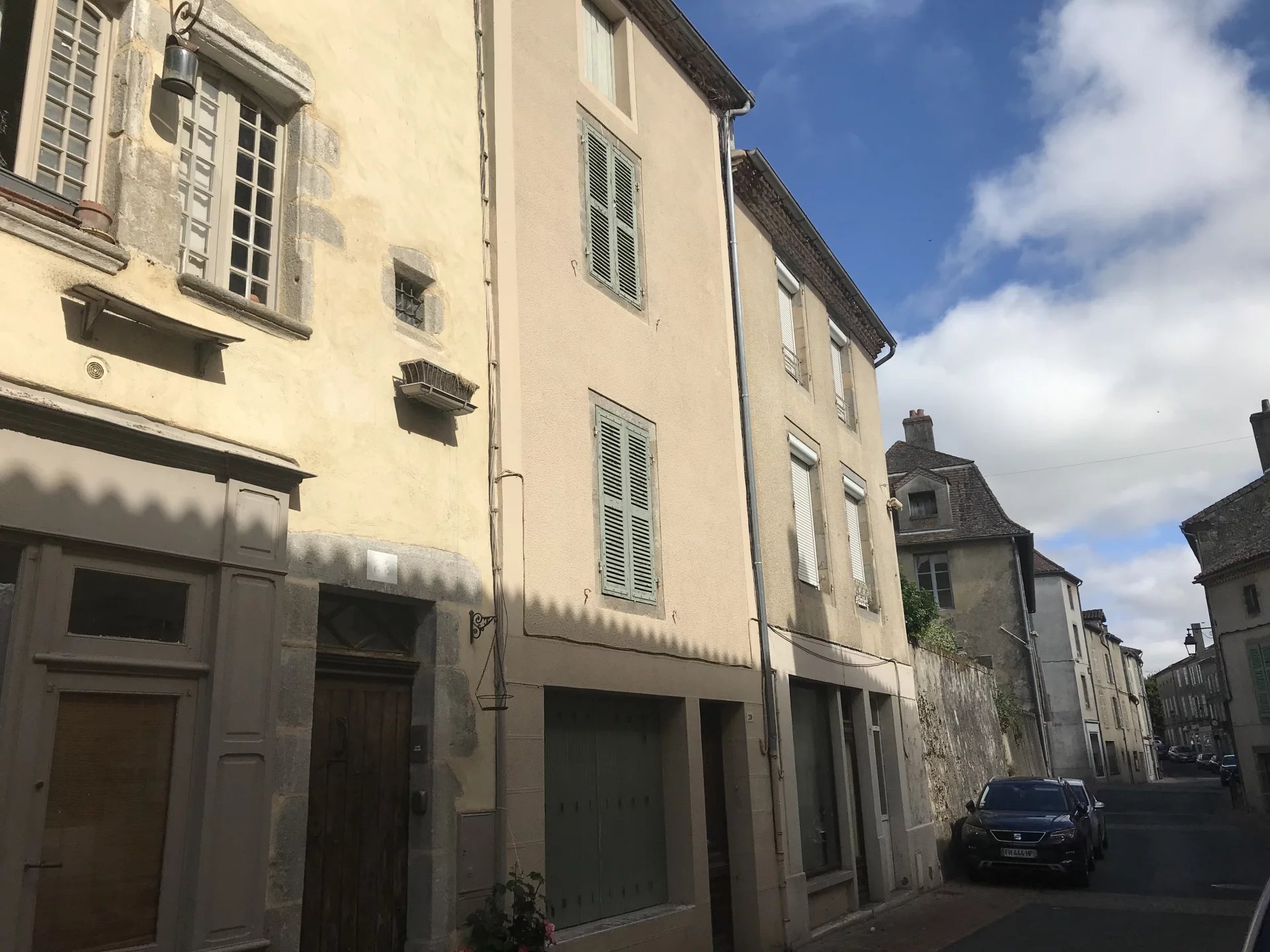 Townhouse in central Le Dorat, Limousin – France – BVI81415