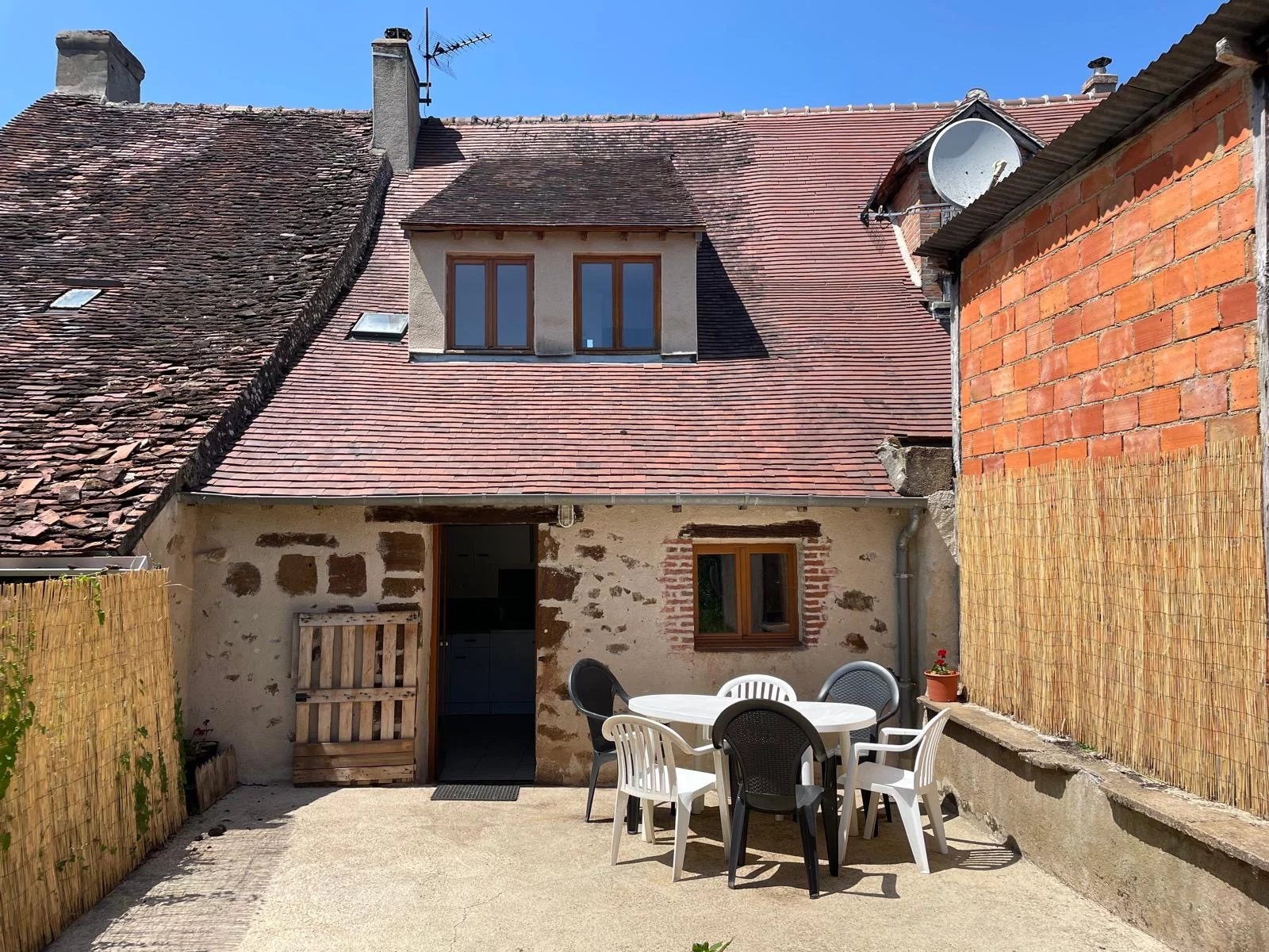 Charming village house in lively town, Centre – France – BVI81568