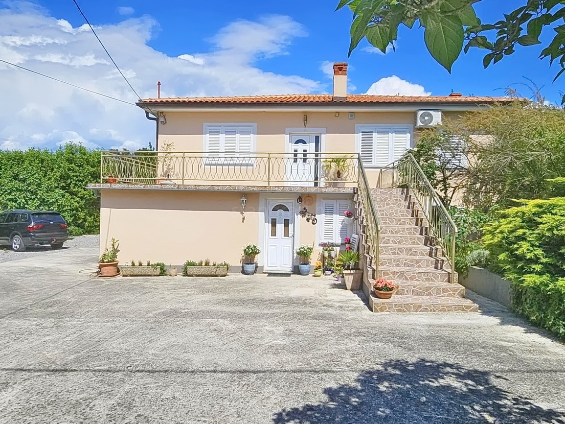 5 bedroom villa in Dobrinj, Croatia – 103427