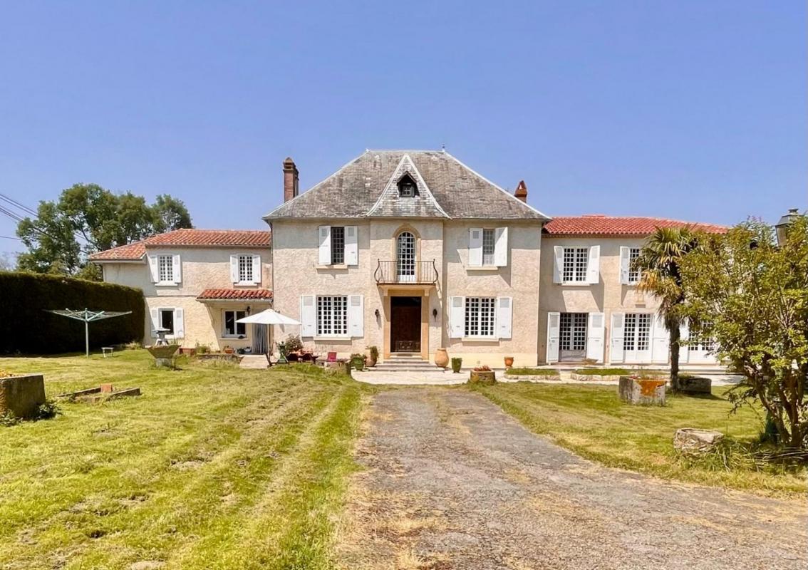 5 bedroom maison in Mielan, Gers, France