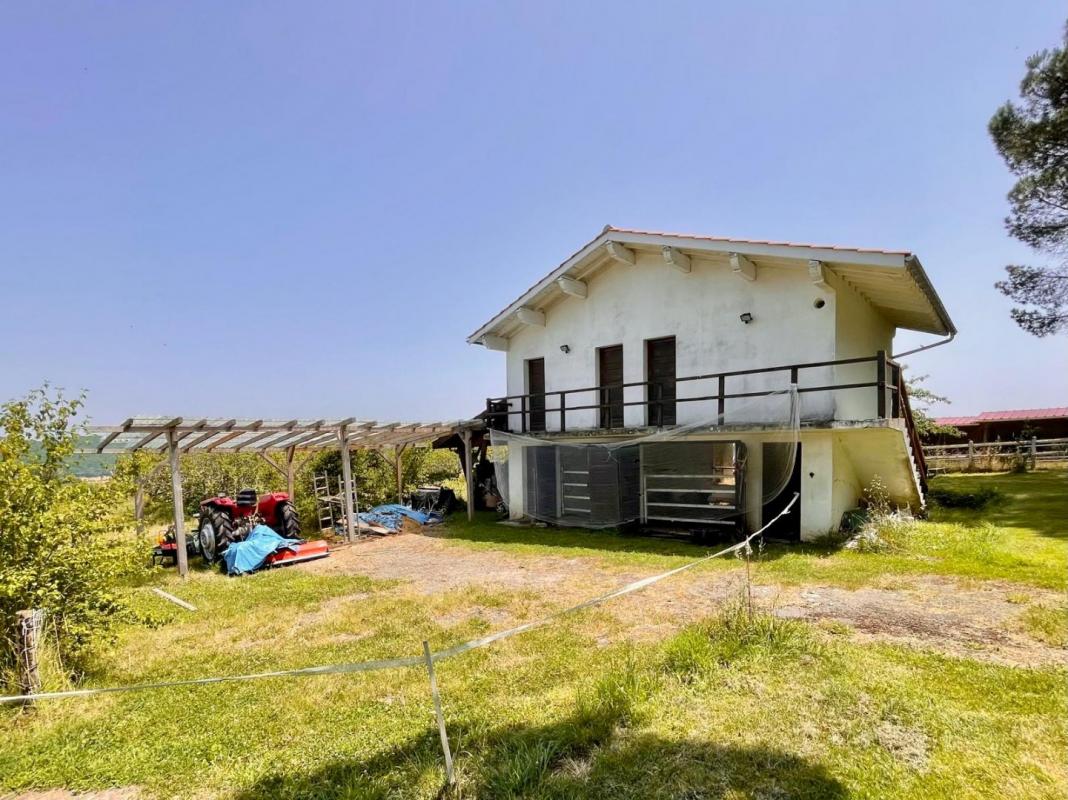 5 bedroom maison in Mielan, Gers, France